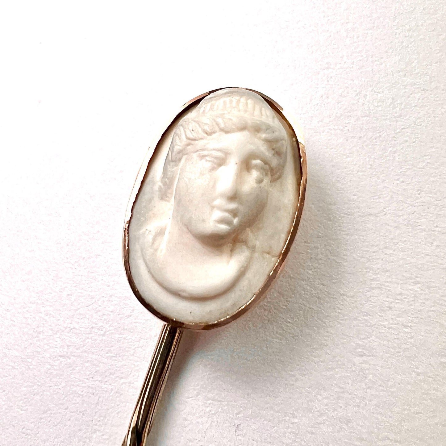 Antique 9CT Gold Hardstone Cameo Stick Pin