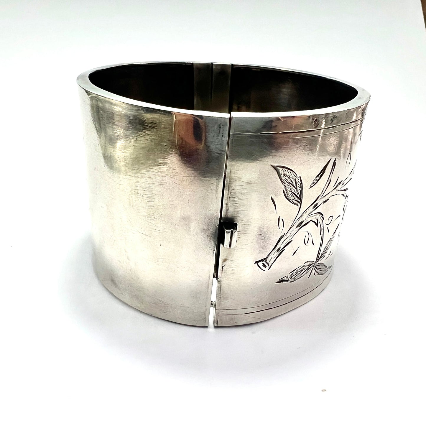 Victorian 18802 Wide Sterling Silver Hinged Cuff Bangle