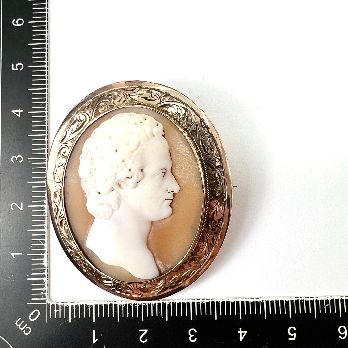 Victorian 9CT Gold Shell Cameo Portrait Brooch