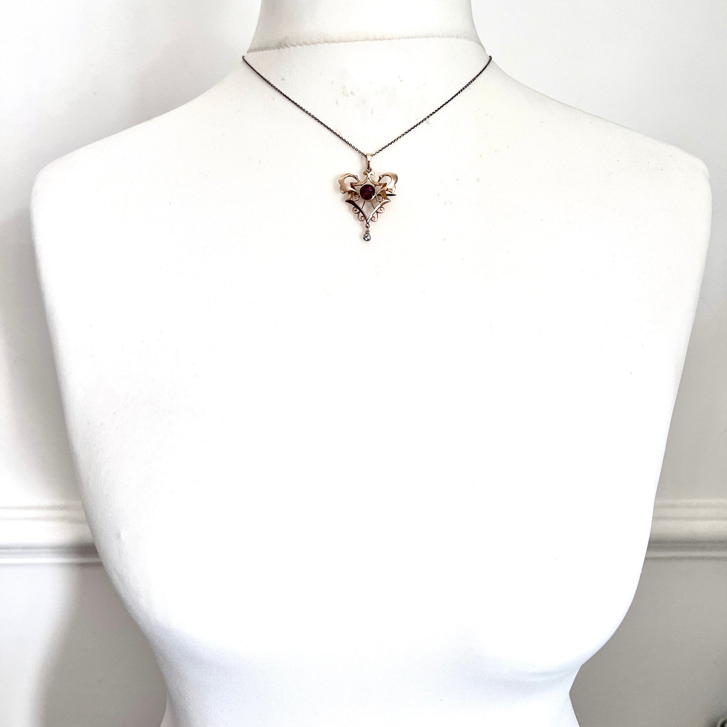 Edwardian 15CT Gold Diamond Garnet Lavalier Pendant