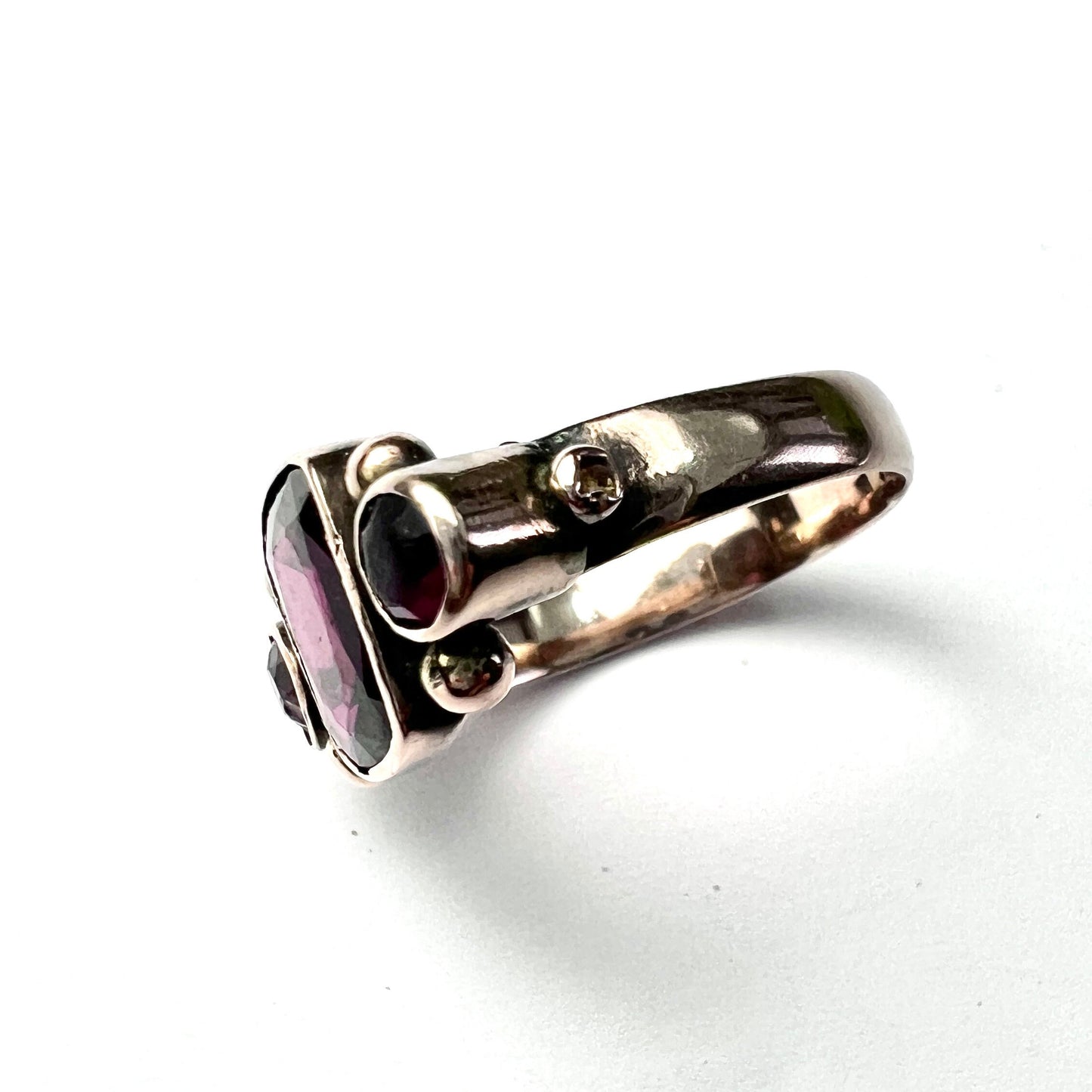 Georgian 9CT Gold Garnet Three Stone Ring