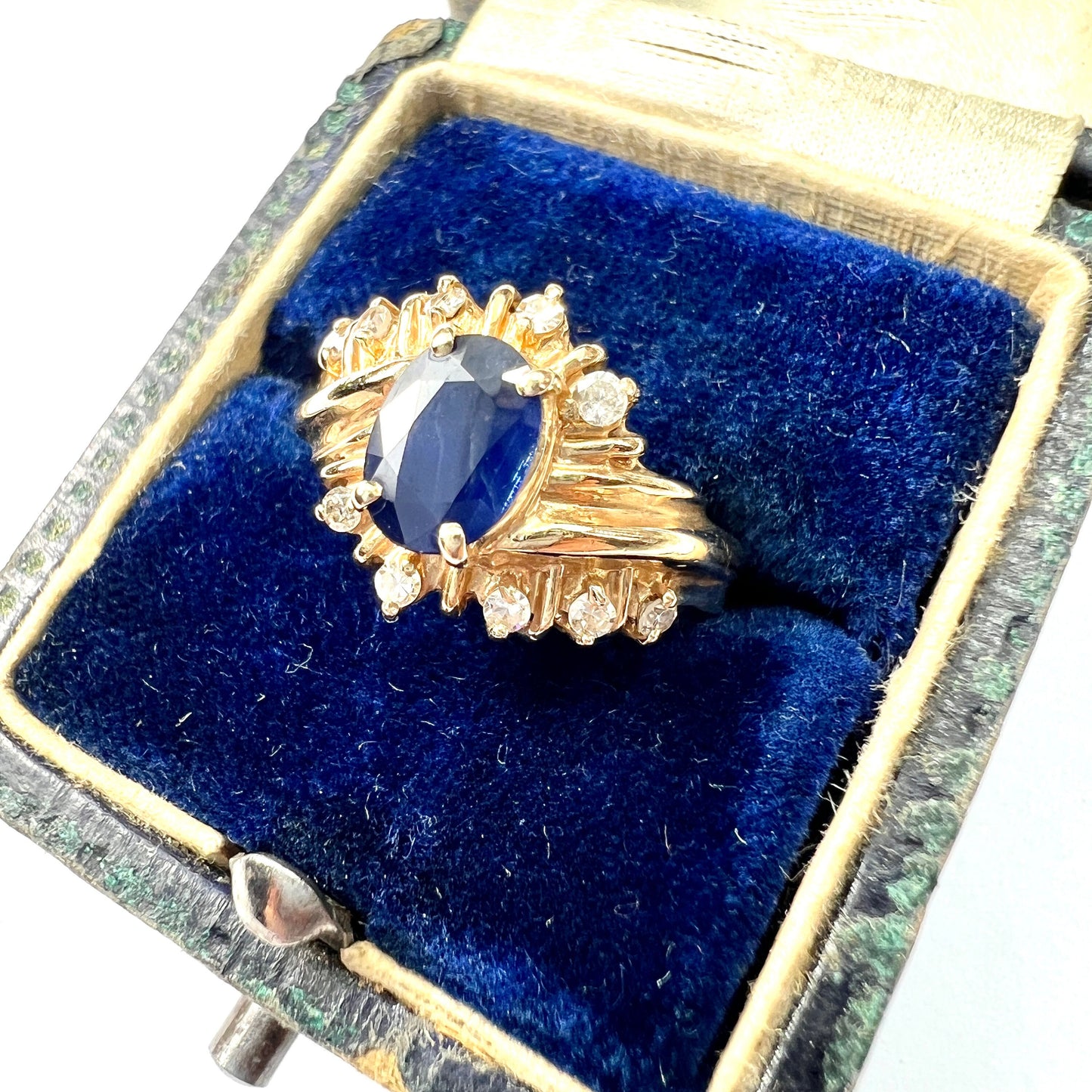 Vintage 14CT Gold Sapphire and Diamond Ring