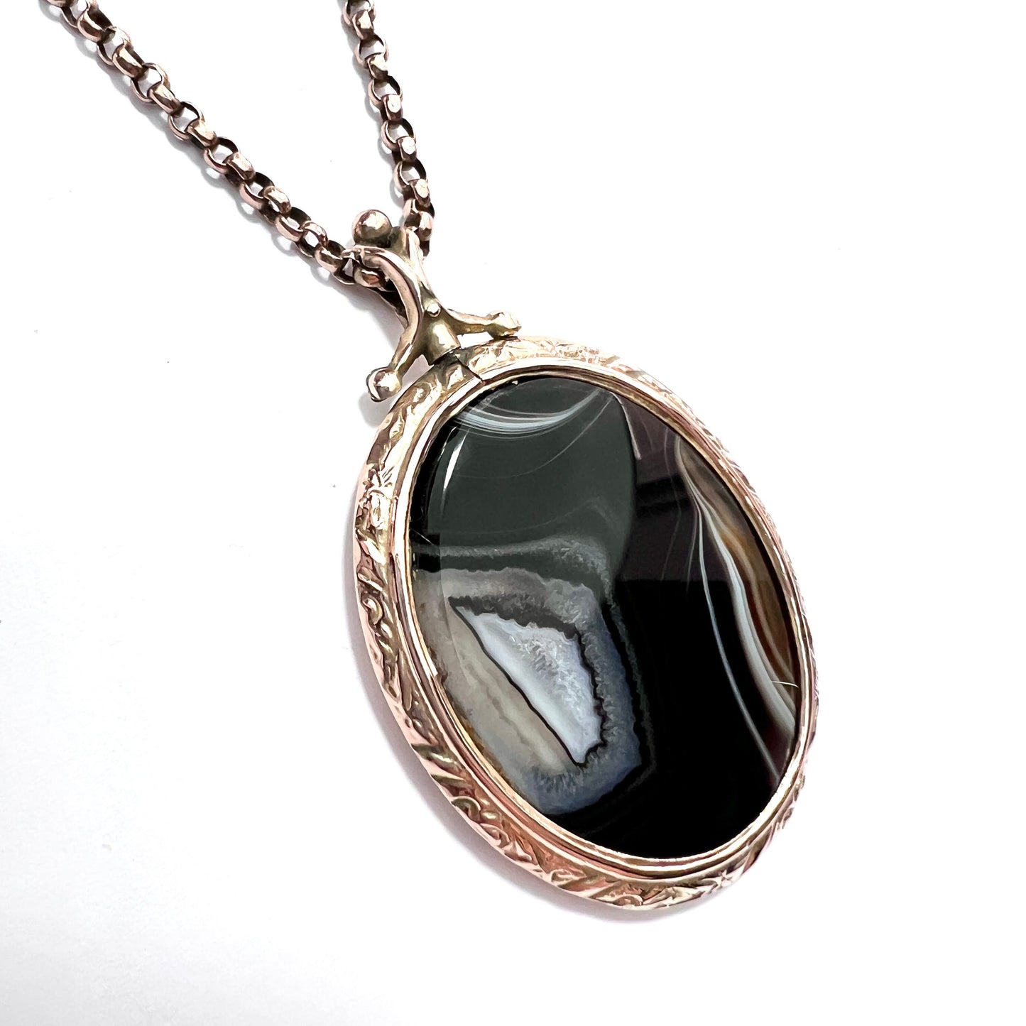 Large Victorian 9CT Gold Agate Locket Necklace