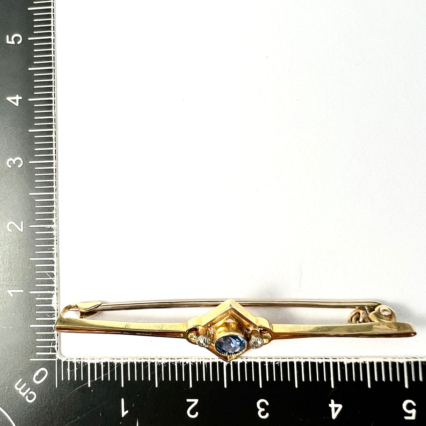 Edwardian Art Deco 15CT Gold Sapphire and Diamond Bar Brooch