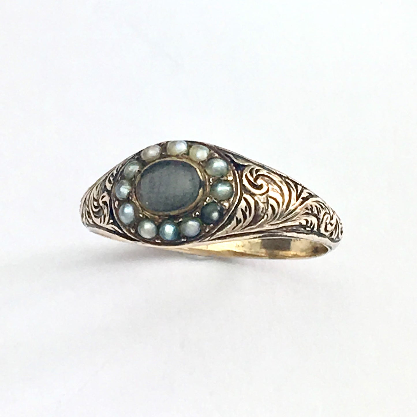 Georgian/Victorian 9CT Gold Mourning Ring