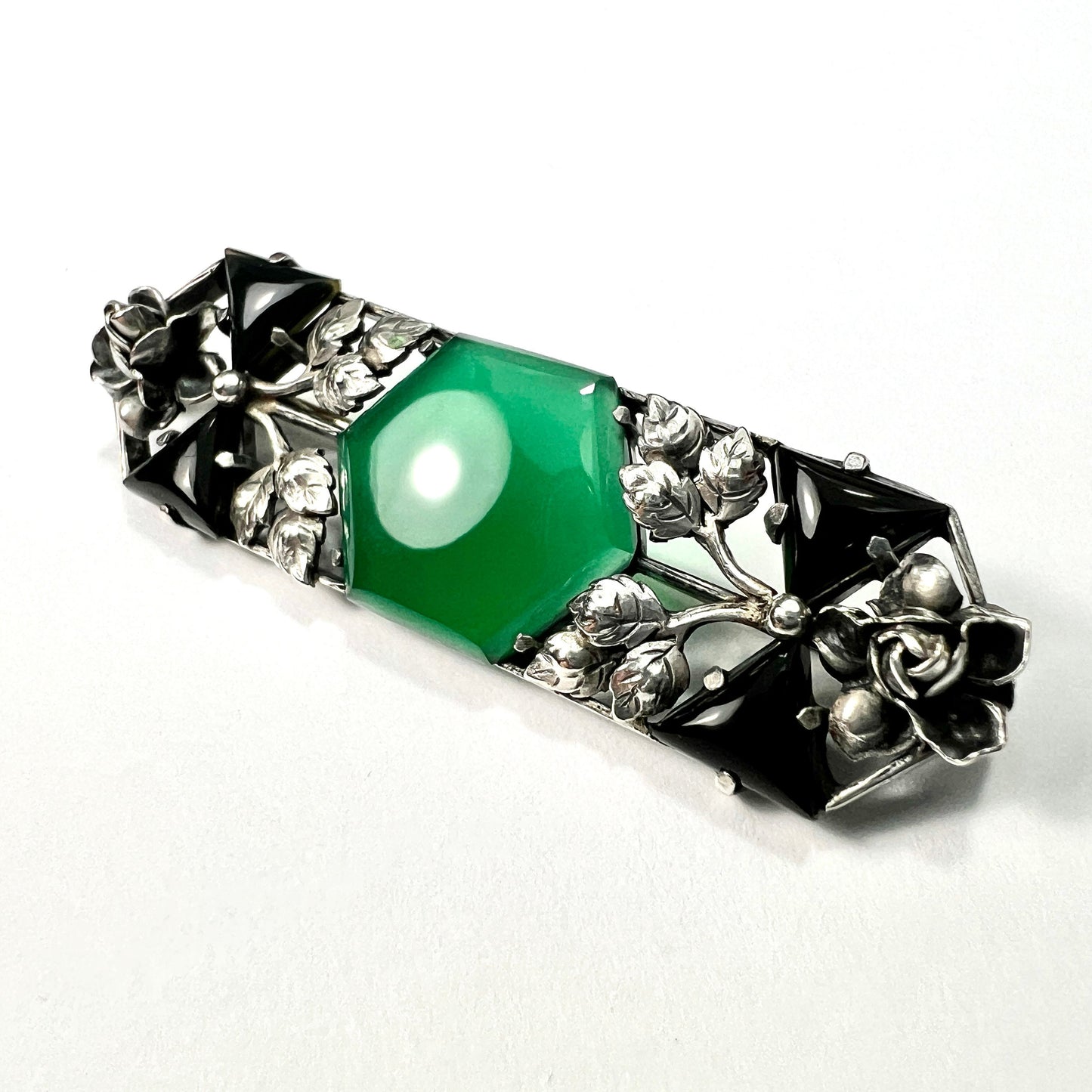 Edwardian Arts and Crafts Silver Chrysoprase Leaf and Flower Brooch