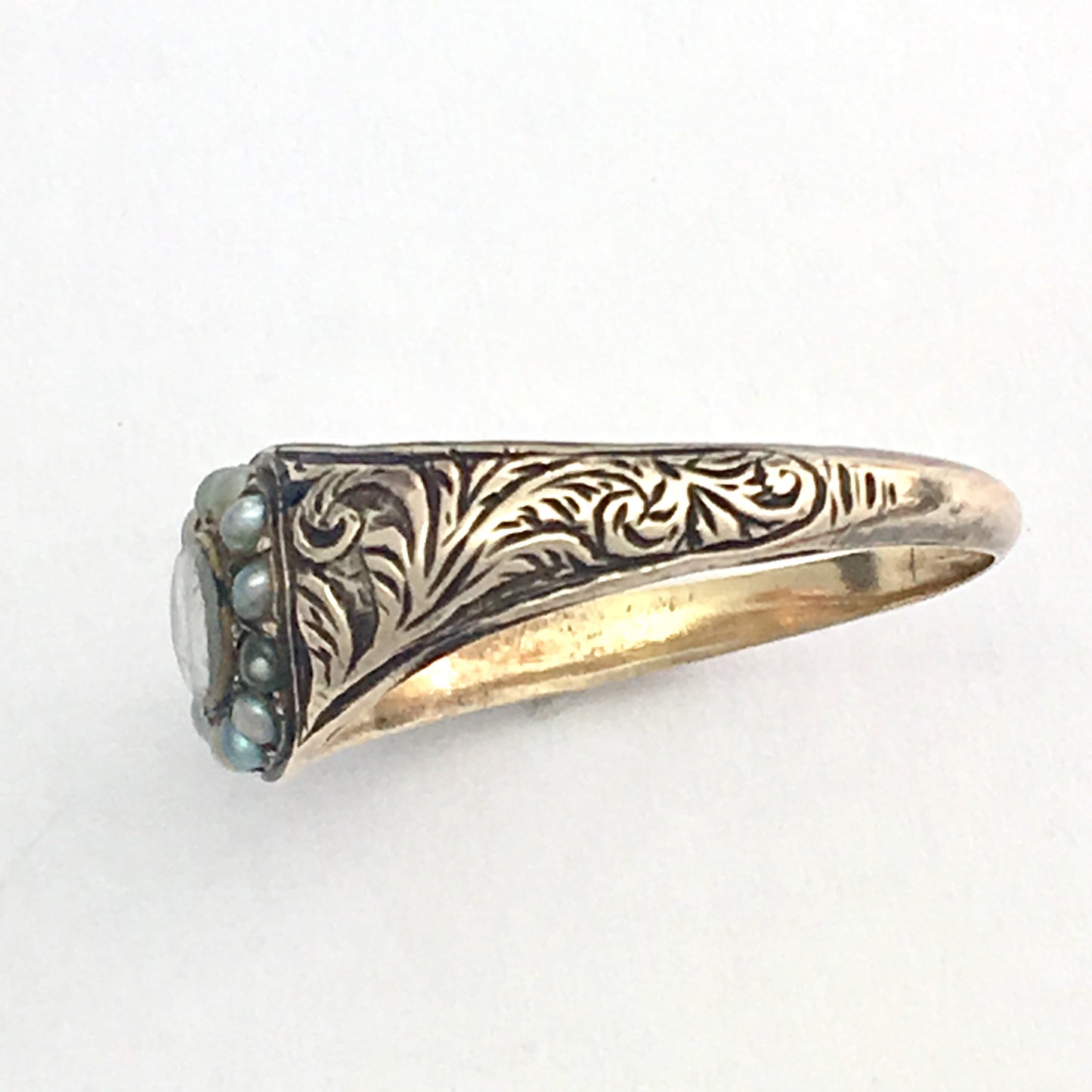 Georgian/Victorian 9CT Gold Mourning Ring
