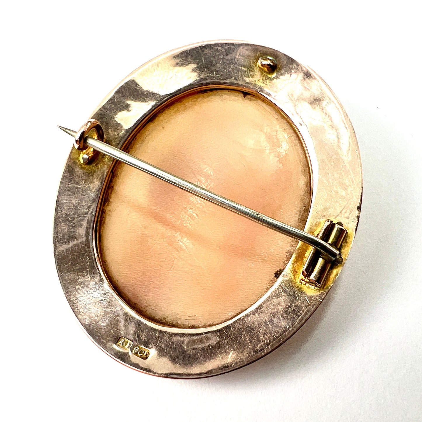 Victorian 9CT Gold Shell Cameo Portrait Brooch