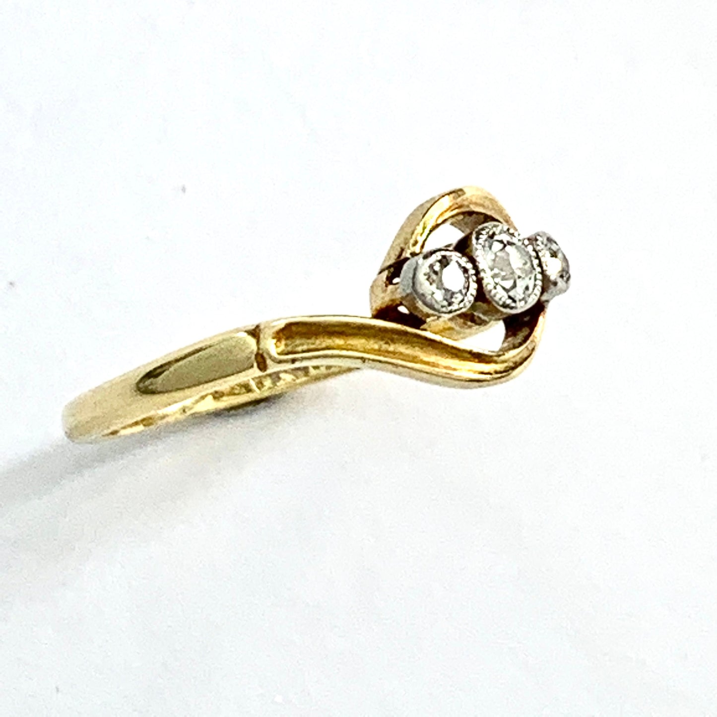 Edwardian 18CT Gold Three-Stone Diamond Ring
