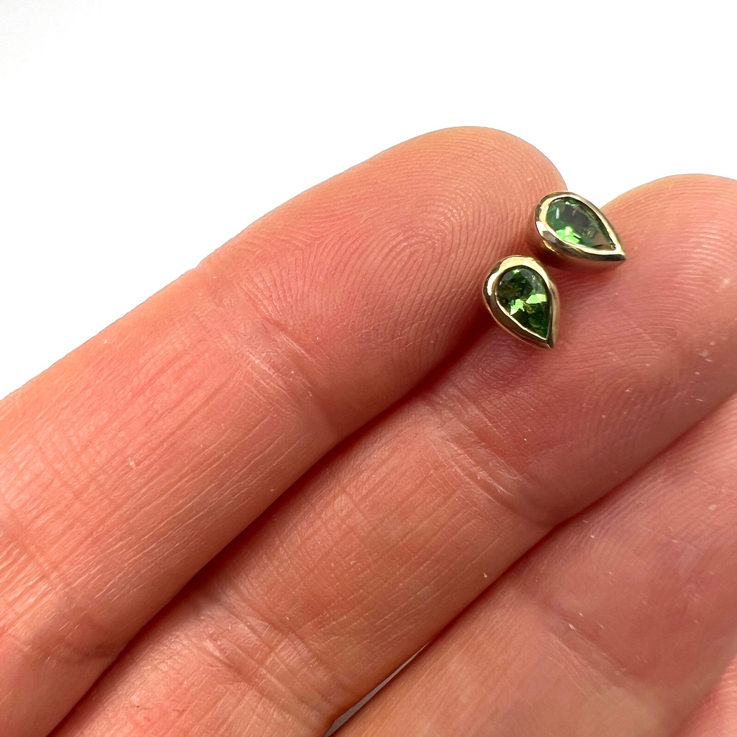 Vintage 9CT Gold Green Tourmaline Teardrop Stud Earrings