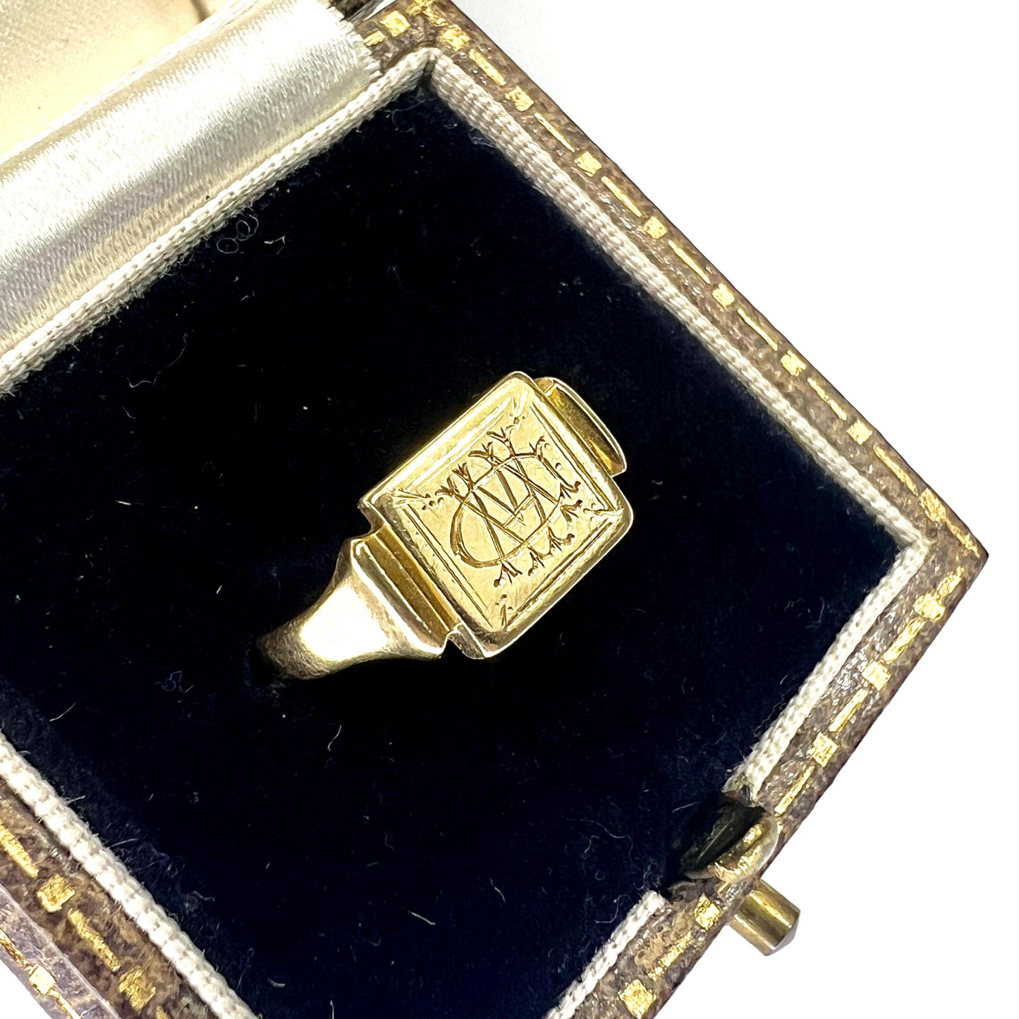 1929 Art Deco 18CT Gold Monogram Signet Ring