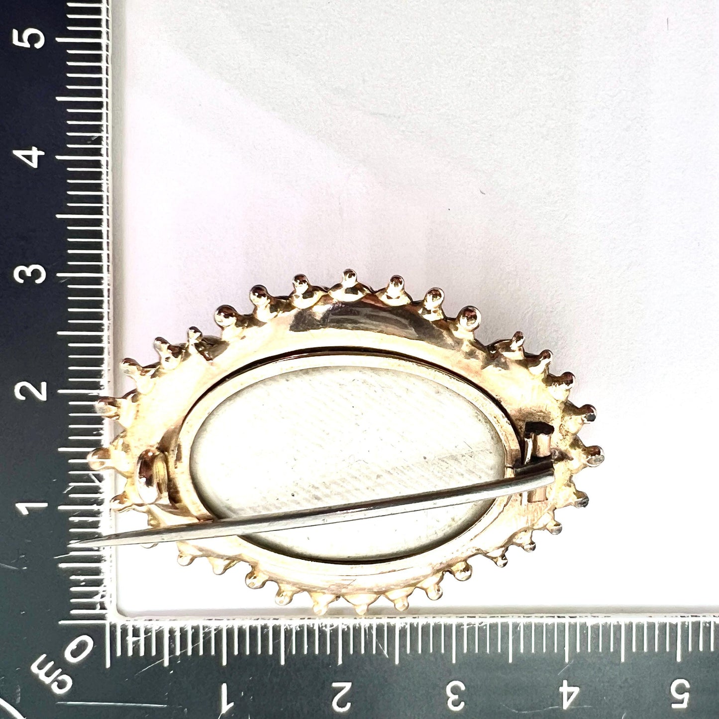 Victorian Etruscan Revival Gold Cased Locket Brooch