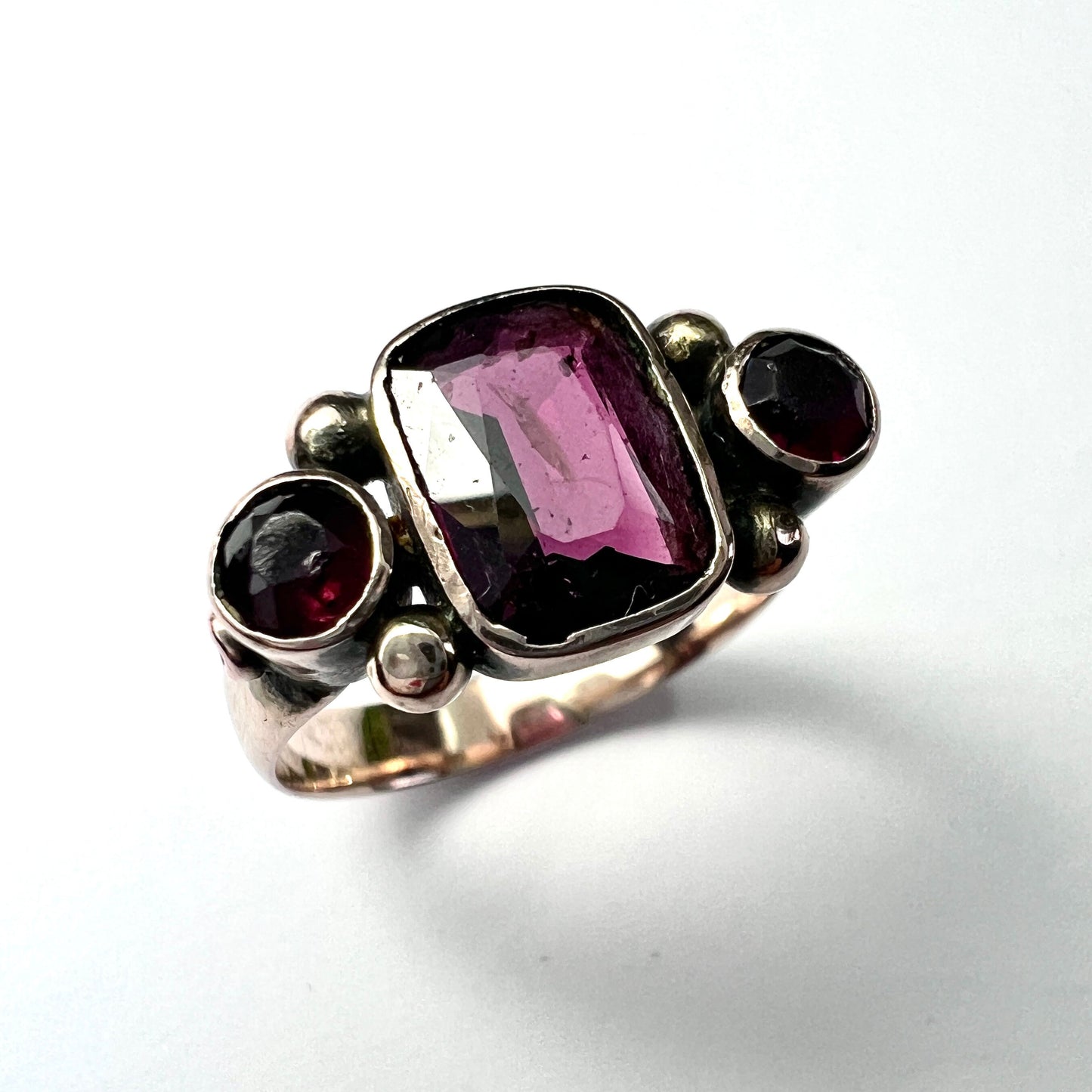 Georgian 9CT Gold Garnet Three Stone Ring