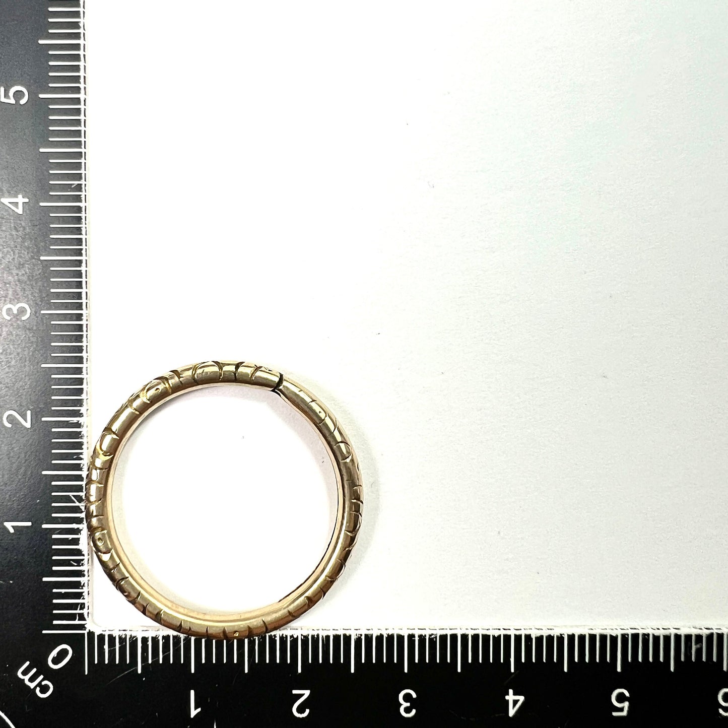 Georgian 9CT Gold Engraved Split Ring