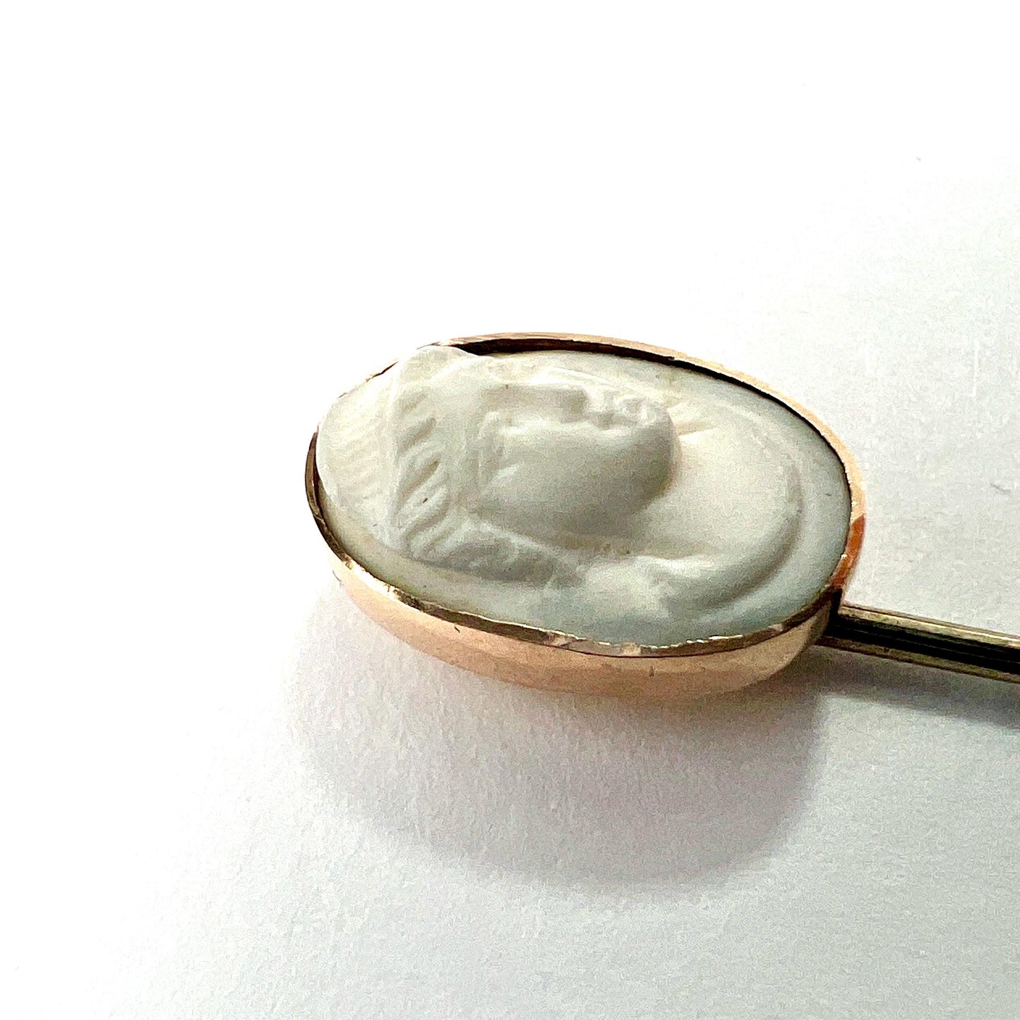 Antique 9CT Gold Hardstone Cameo Stick Pin