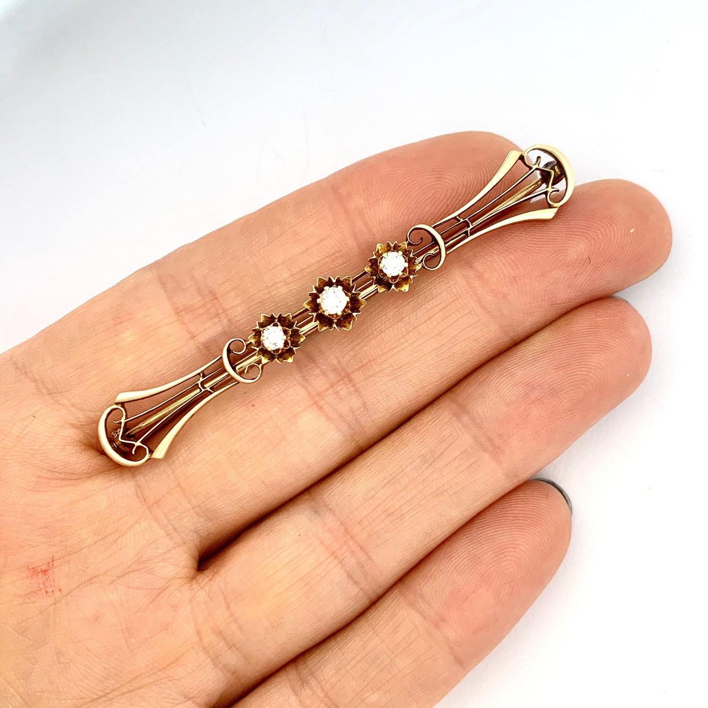 Edwardian 14CT Gold Three Stone Diamond Bar Brooch