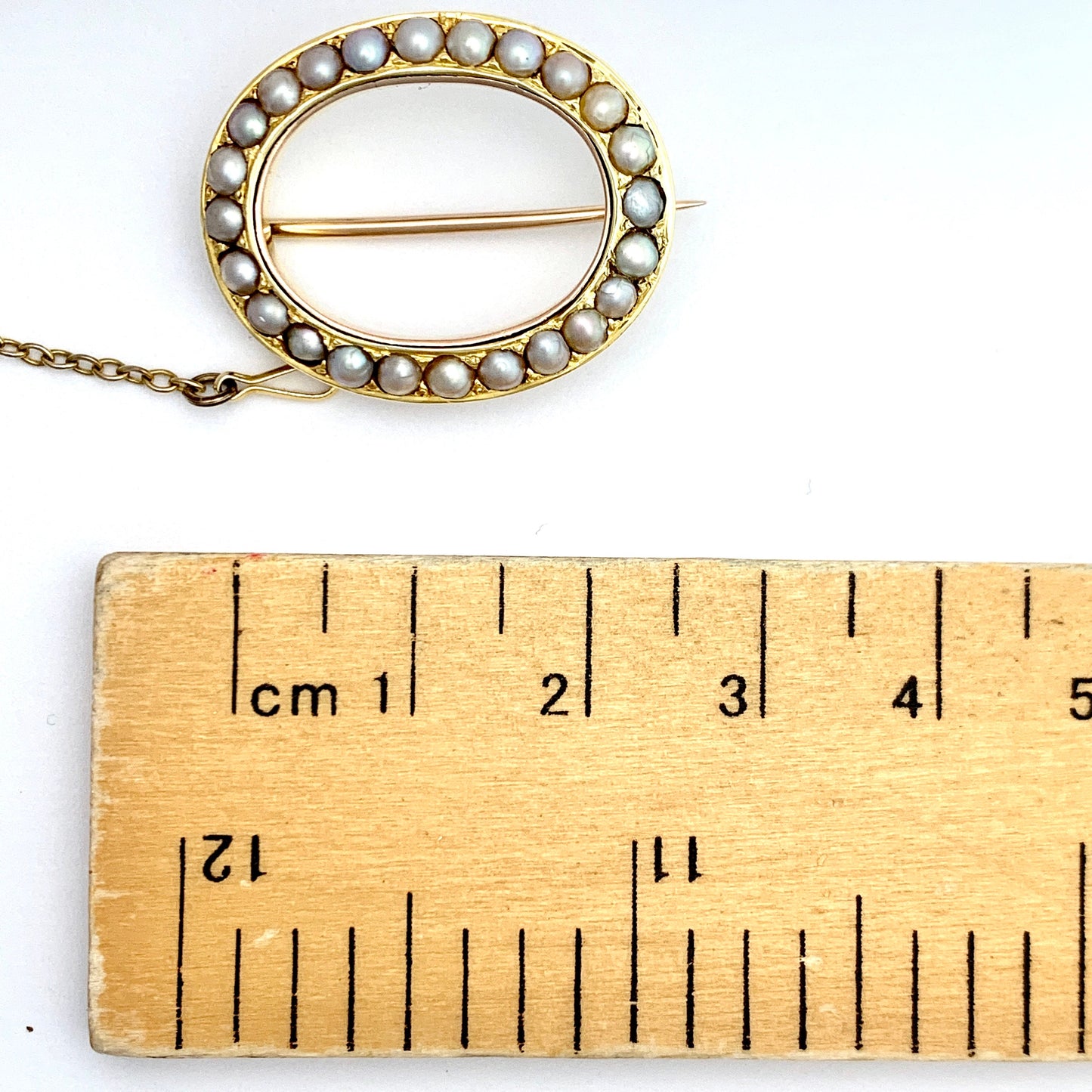 Victorian 9CT Gold Pearl Brooch with Safety Chain