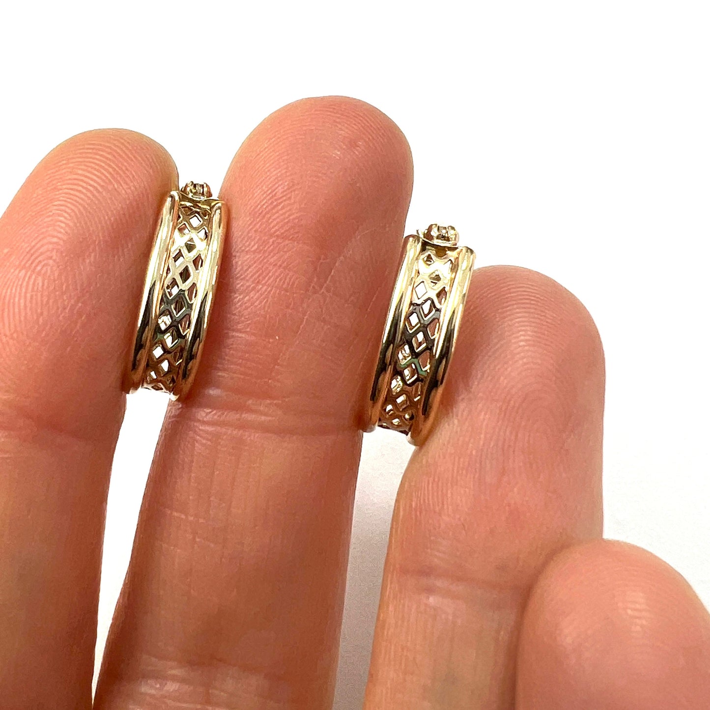 Vintage 9CT Gold Lattice Latch Hoop Earrings