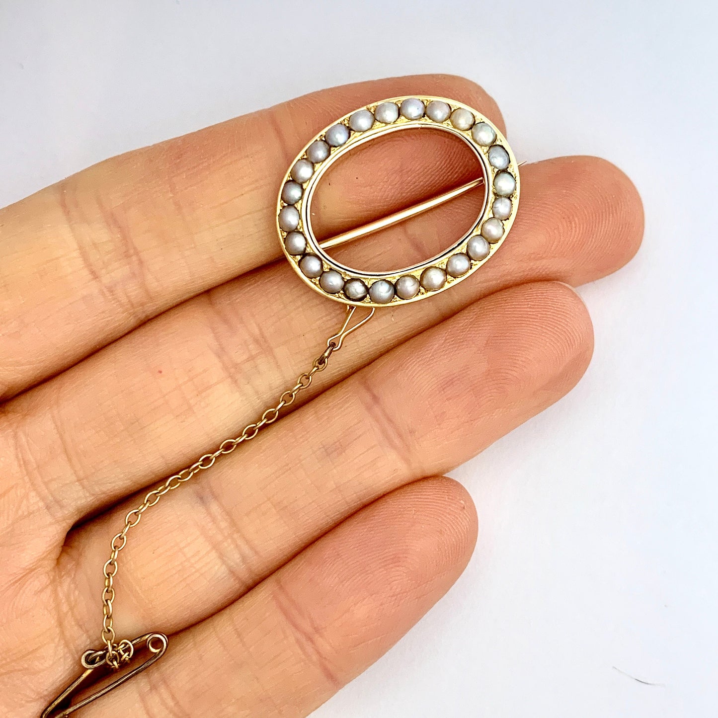 Victorian 9CT Gold Pearl Brooch with Safety Chain
