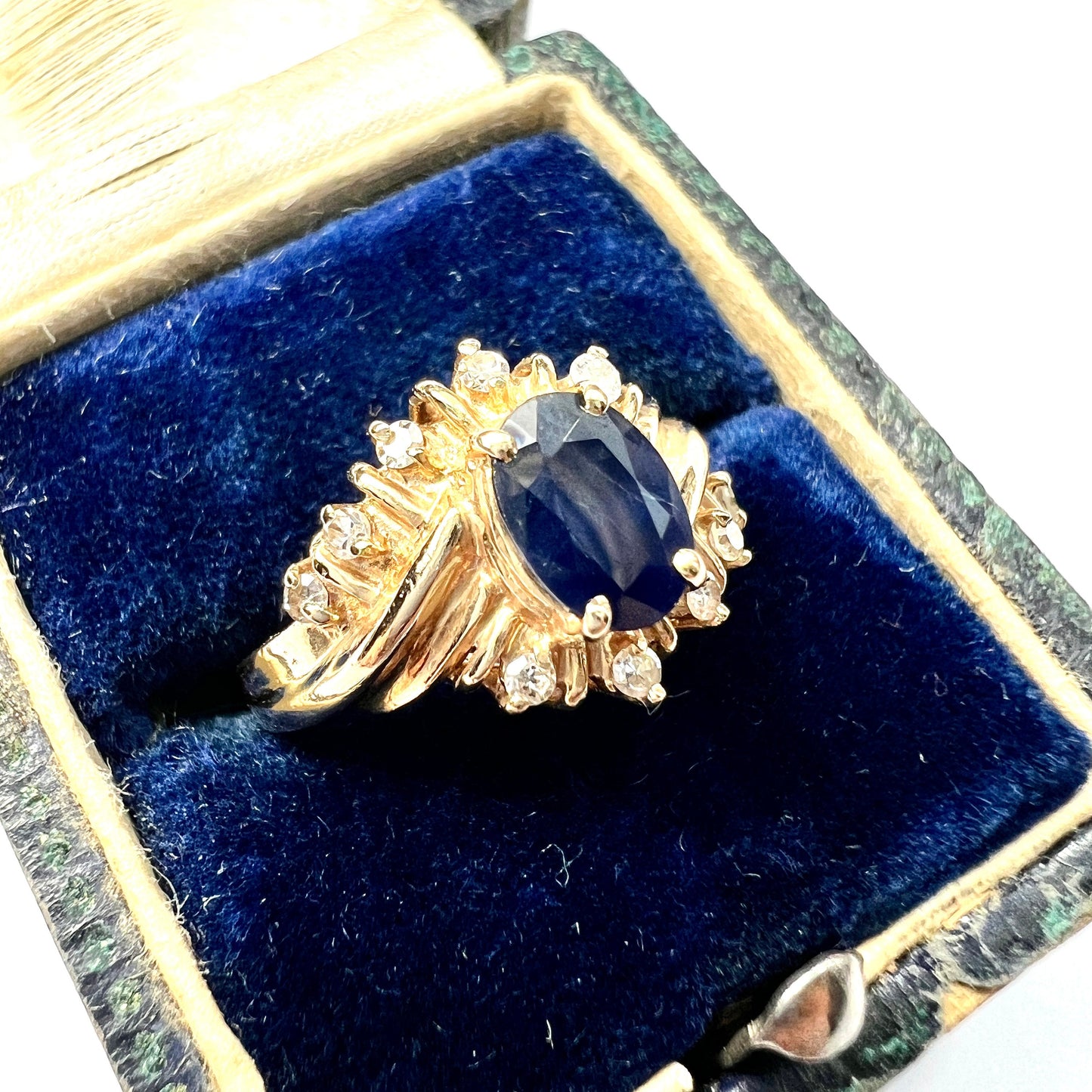 Vintage 14CT Gold Sapphire and Diamond Ring