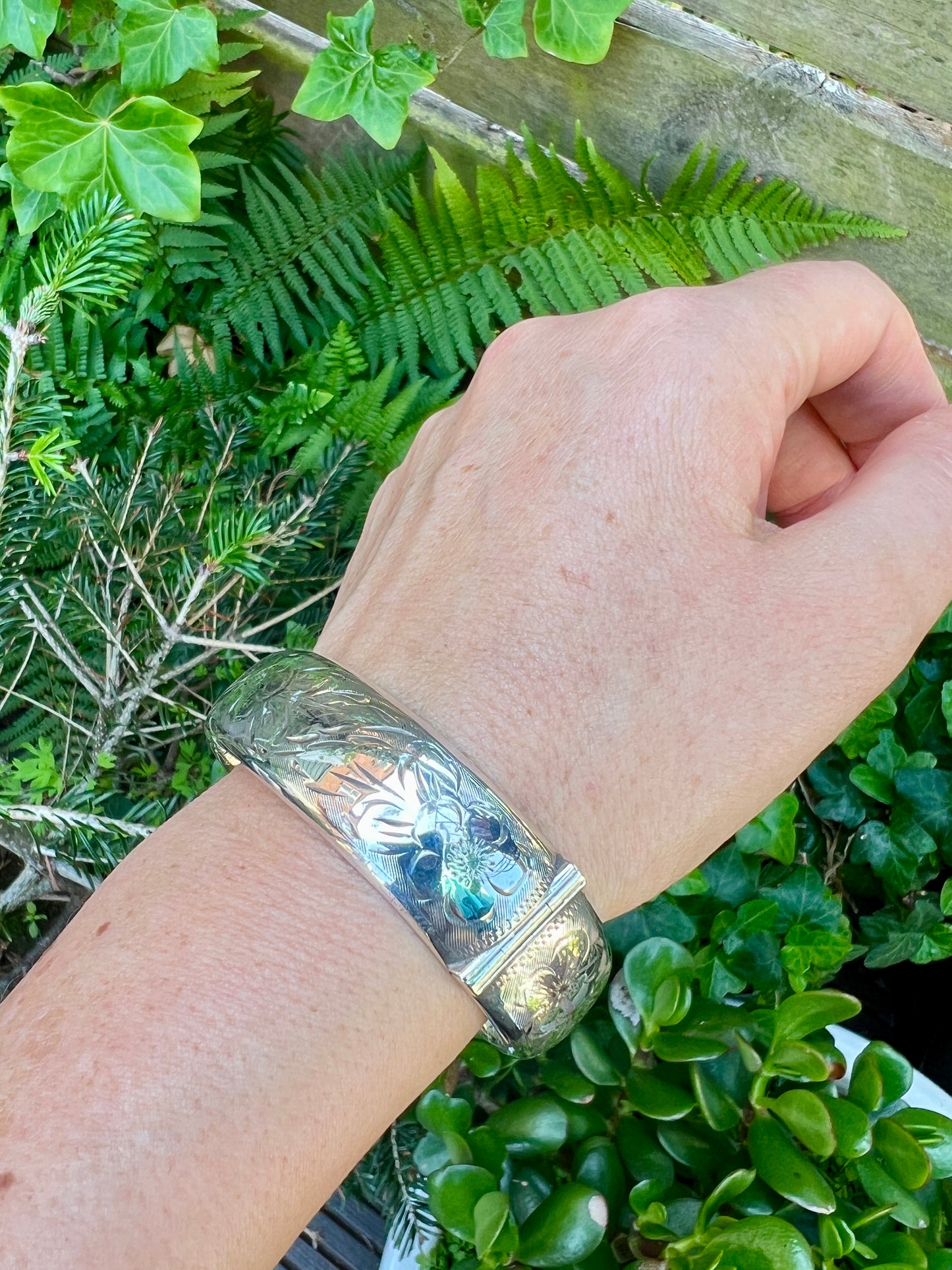 Vintage Sterling Silver Floral Hinged Bangle