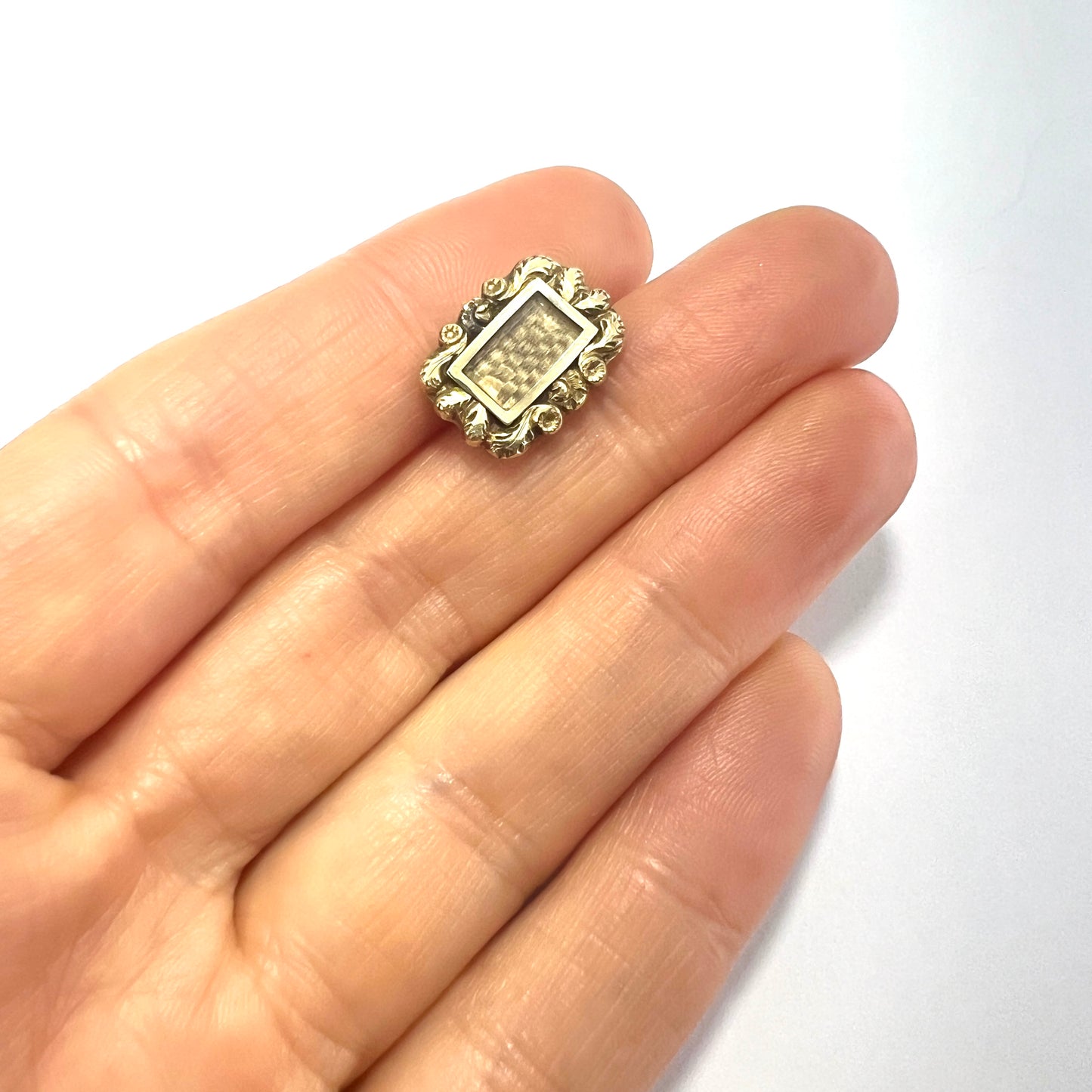 Tiny Georgian Gold Cased Hair Mourning Brooch