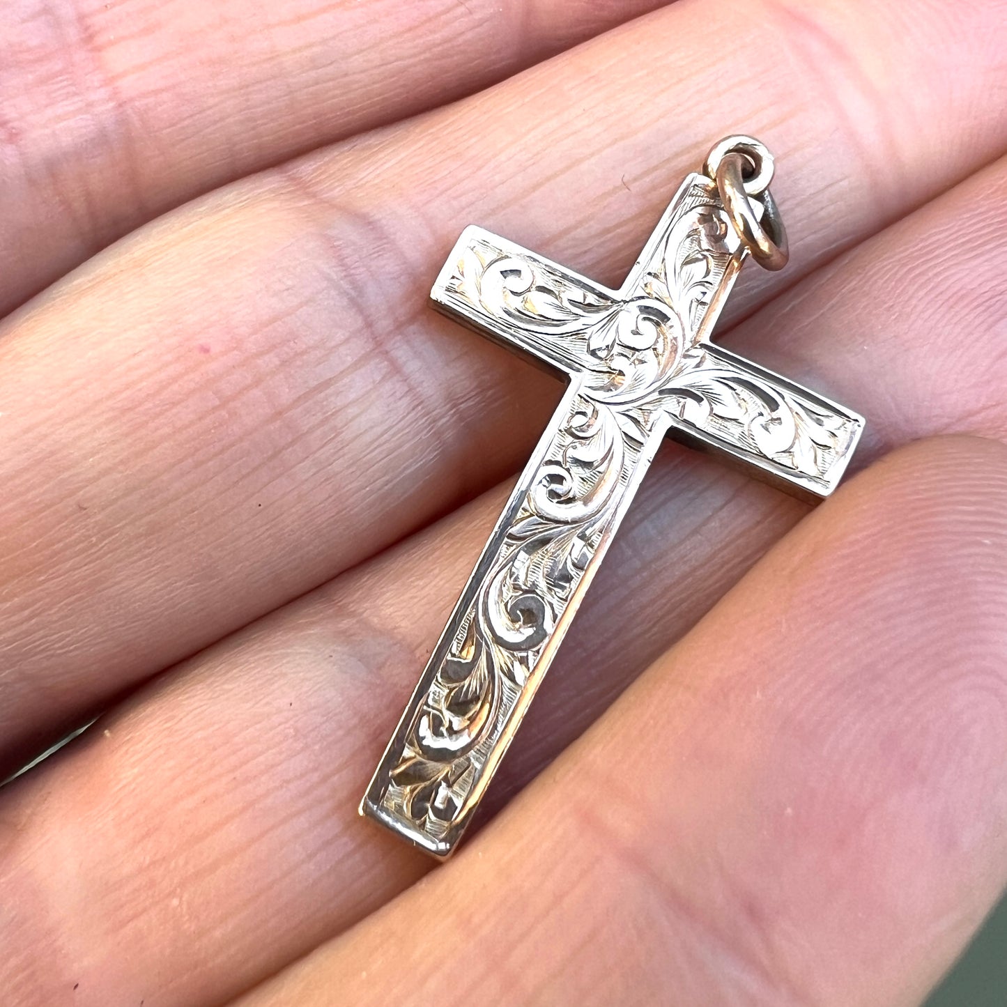 Antique Hallmarked 9CT Gold Engraved Cross Pendant