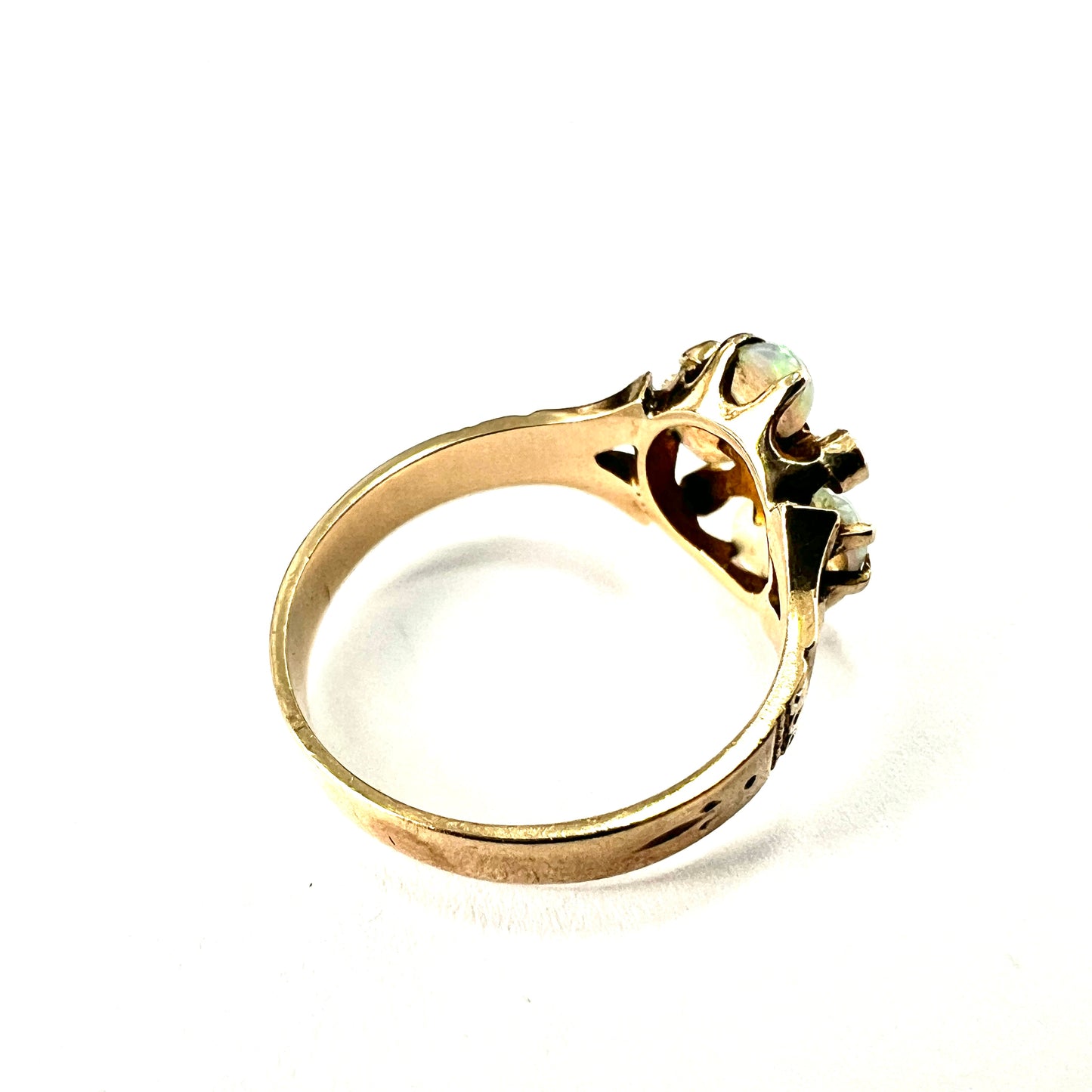 Antique Opal and Pearl 9CT Gold Ring