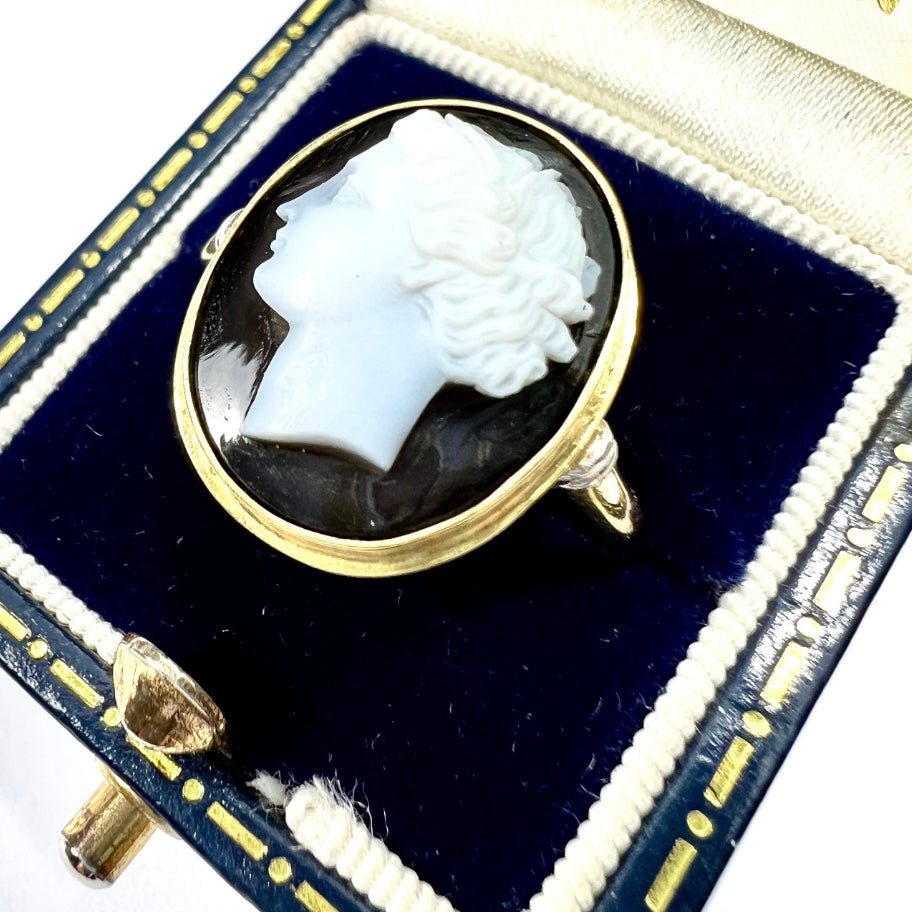 Antique 18CT Gold Carved Sardonyx Cameo Ring