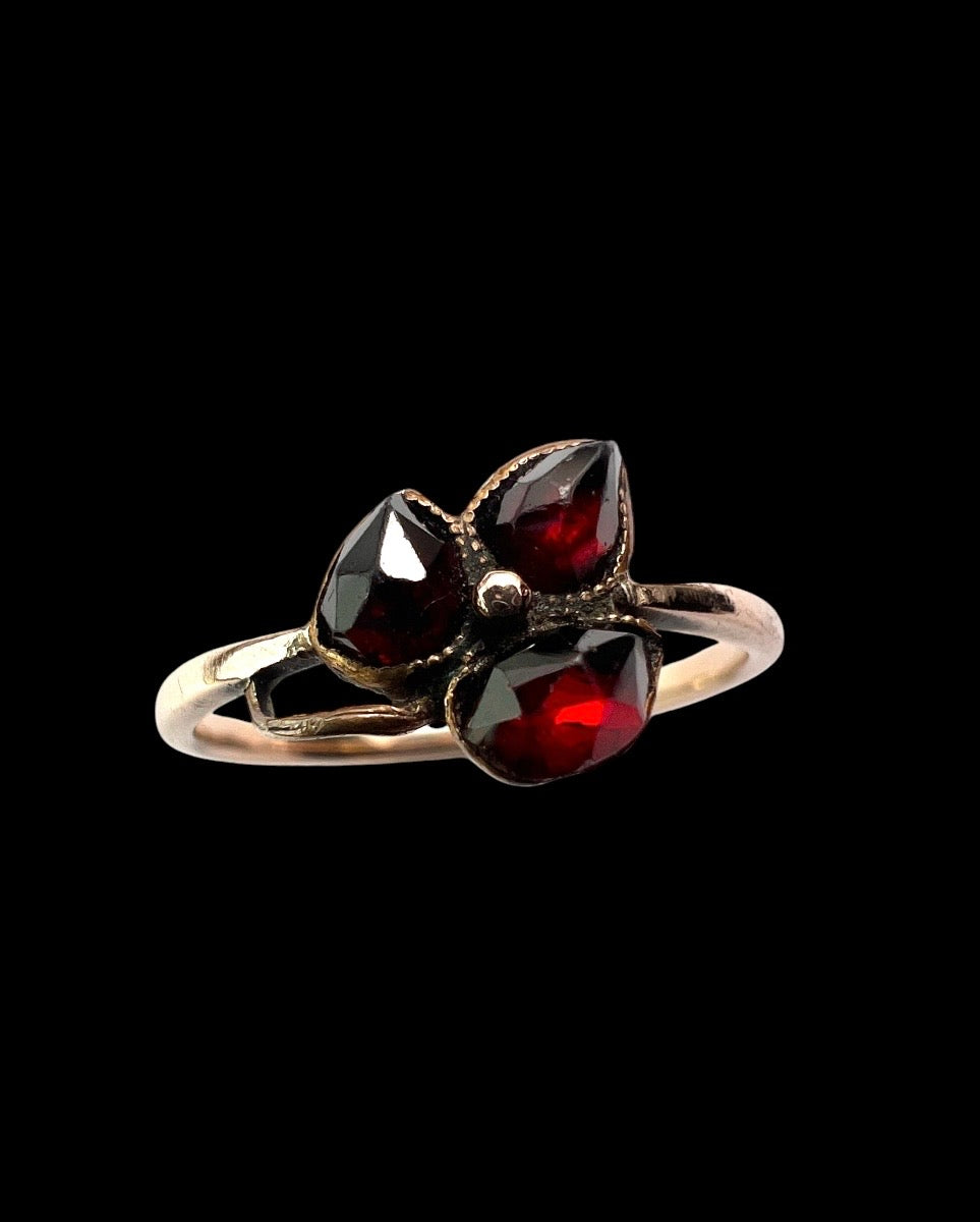 Victorian Garnet Flower 9CT Gold Ring