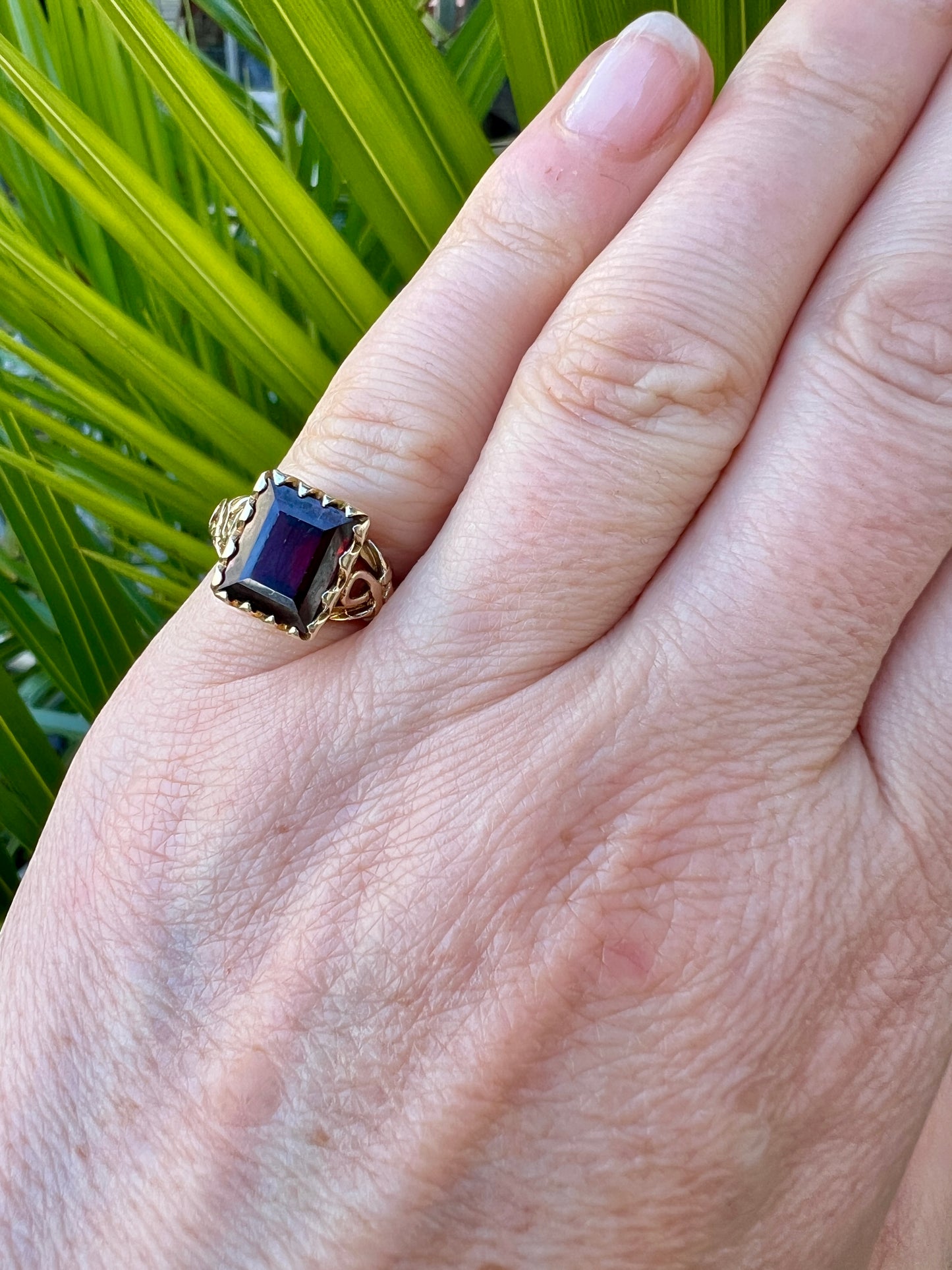 Vintage 9CT Gold Square Garnet Ring