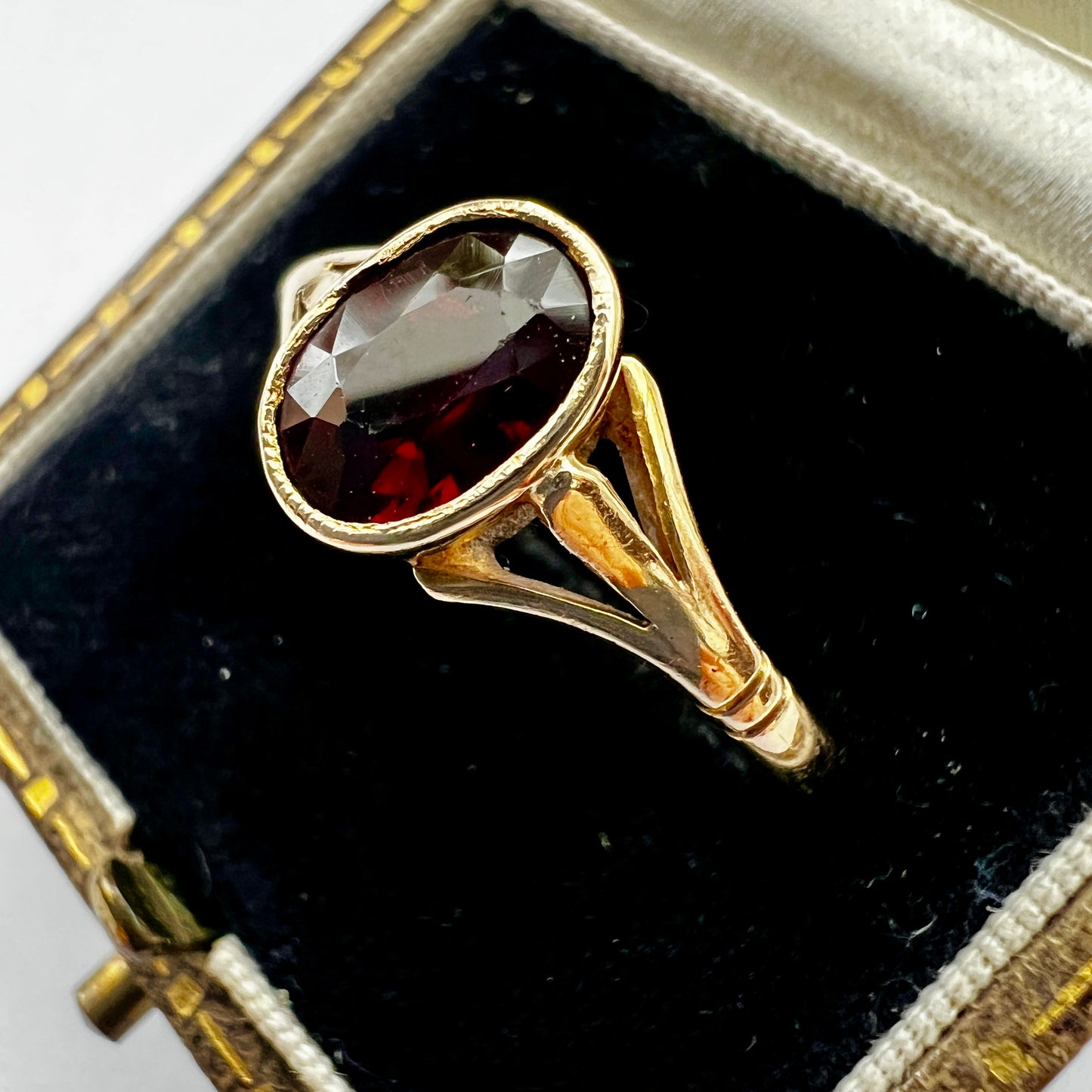 Victorian 9CT Gold Garnet Solitaire Ring
