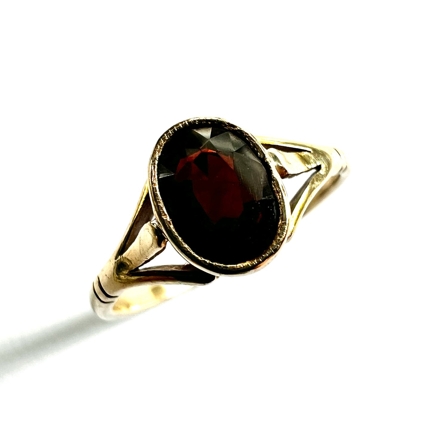Victorian 9CT Gold Garnet Solitaire Ring