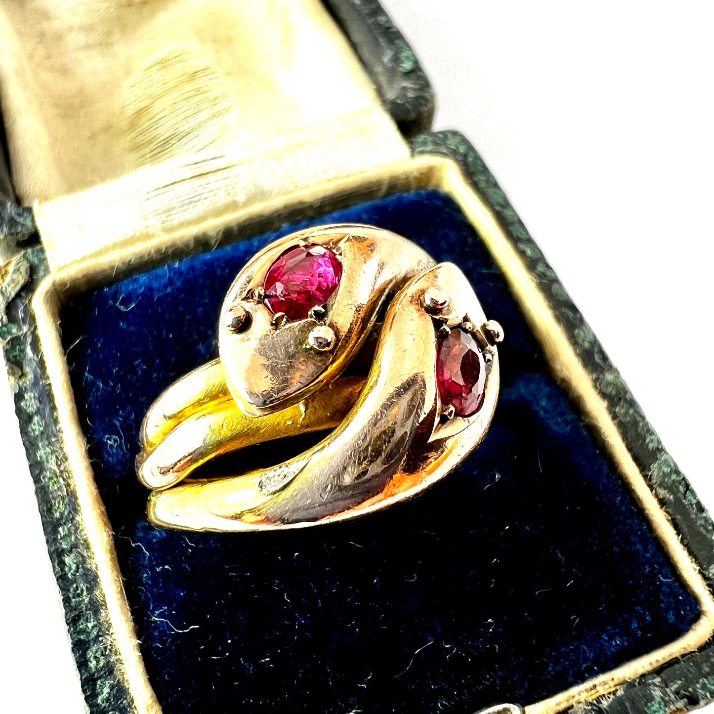 1906 Edwardian 9CT Gold Garnet Double Snake Ring
