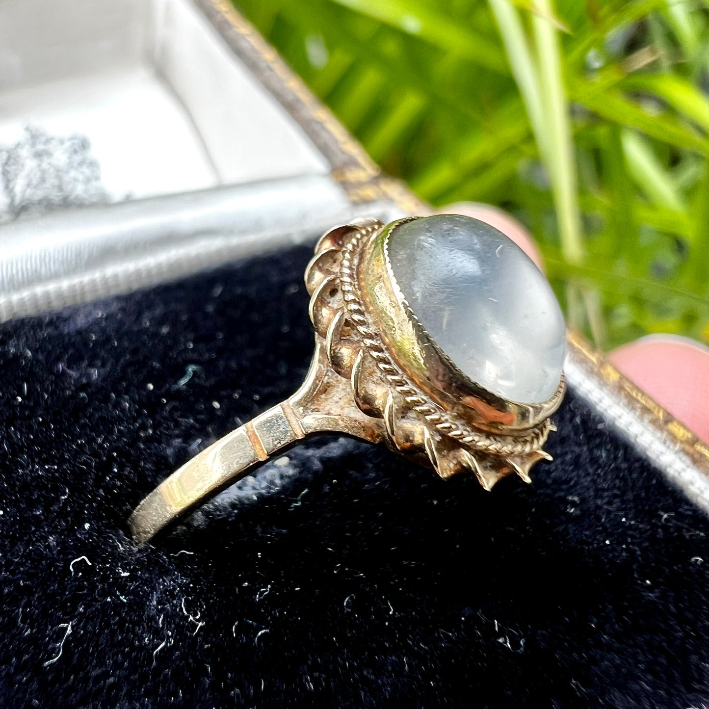Vintage 9CT Gold Moonstone Cabochon Ring