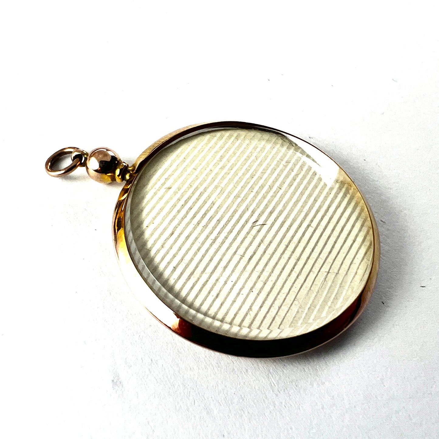 Edwardian 1905 Gold Top Screw Locket Pendant
