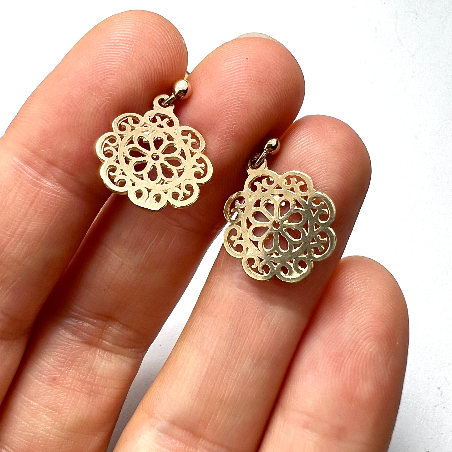 Vintage 9CT Gold Flower Mandala Earrings