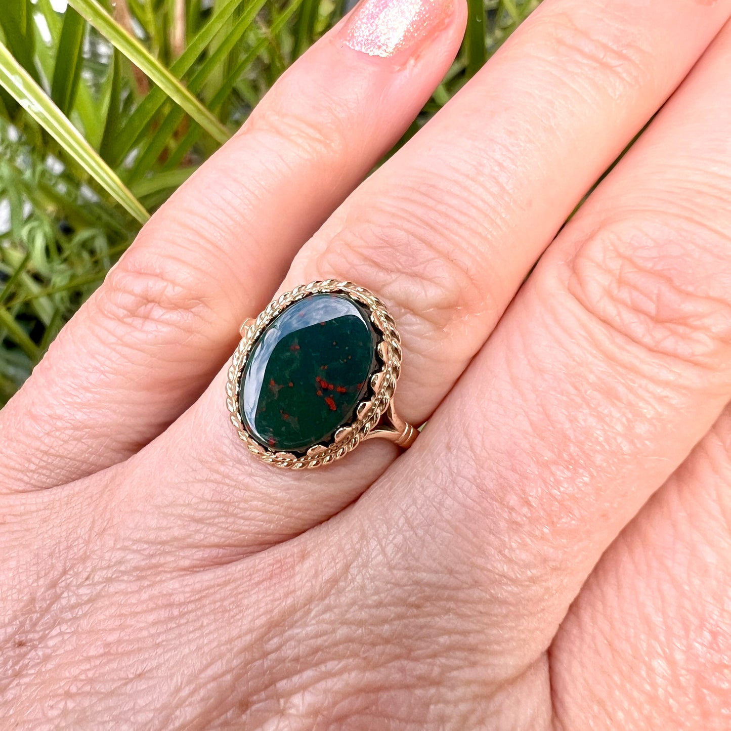 Vintage 9CT Gold Bloodstone Signet Ring