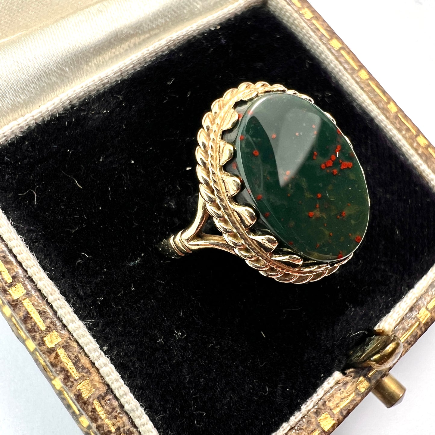 Vintage 9CT Gold Bloodstone Signet Ring