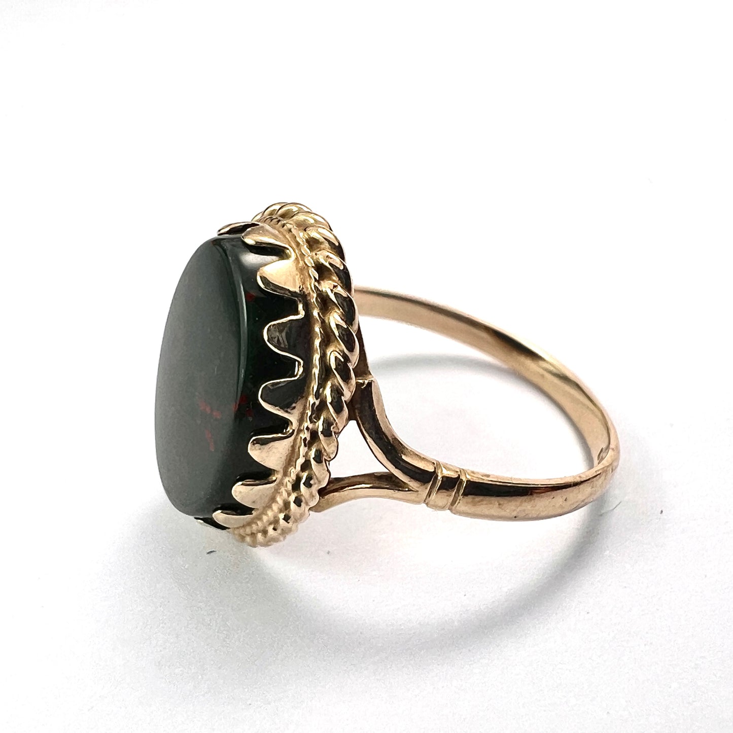 Vintage 9CT Gold Bloodstone Signet Ring