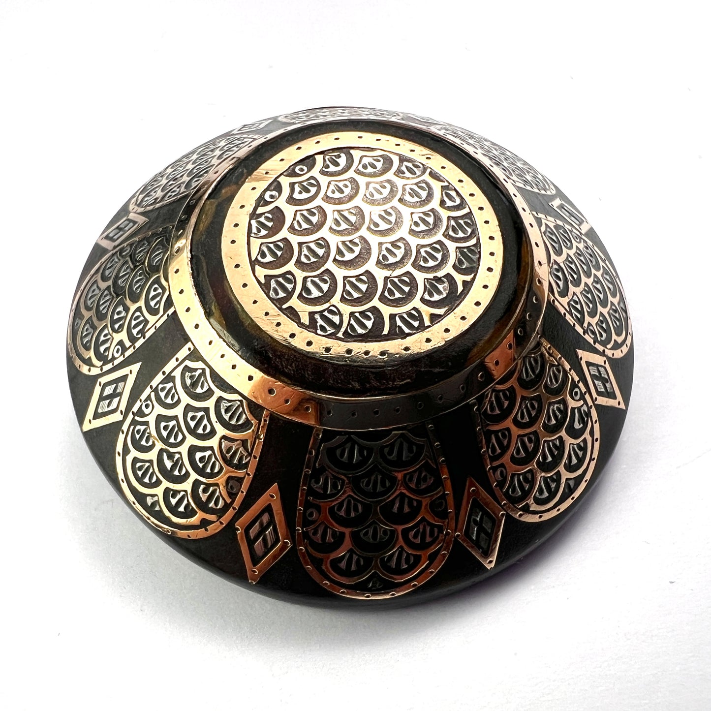 Victorian Gold and Silver Inlay Pique Brooch