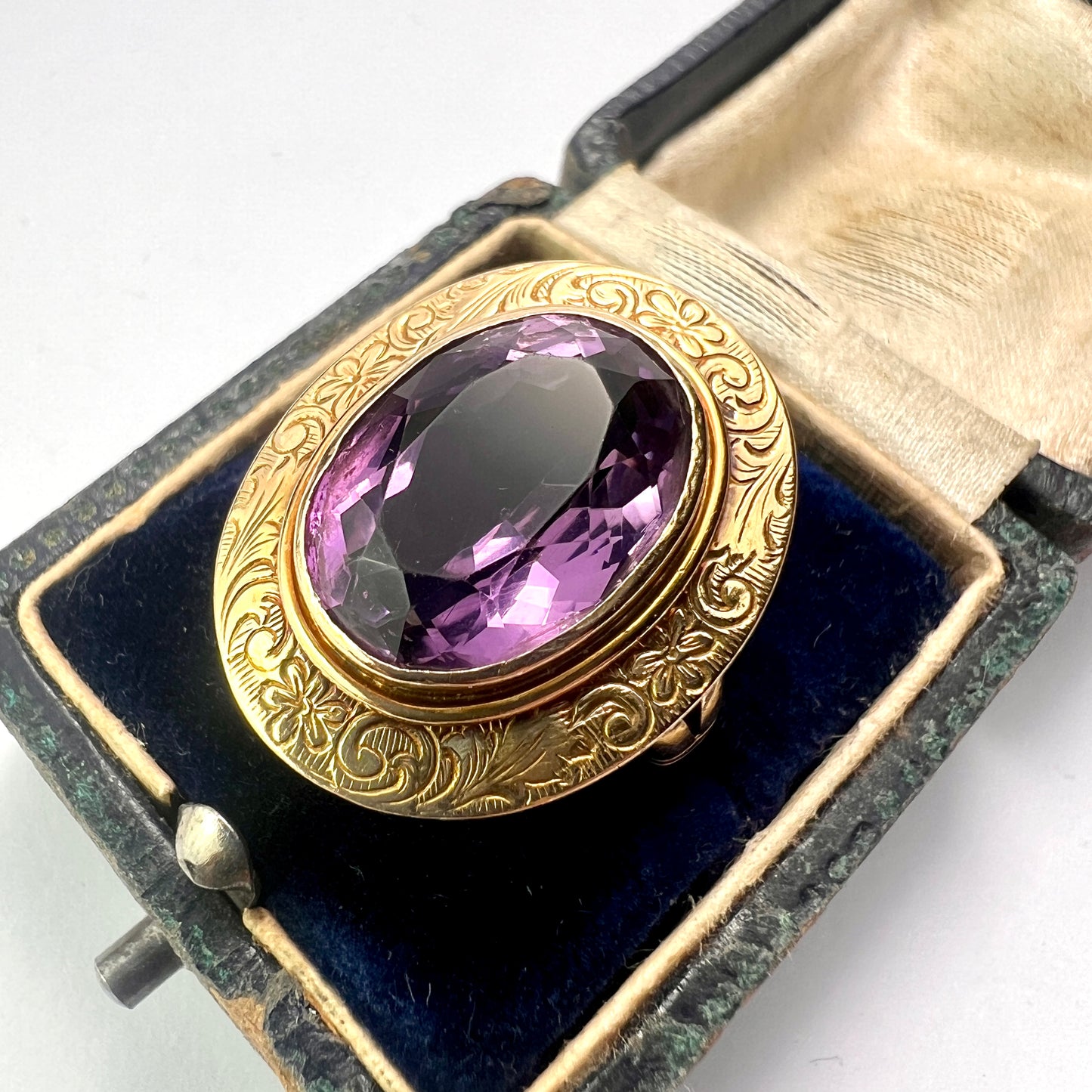 Large Vintage Victorian Style 9CT Gold Amethyst Ring