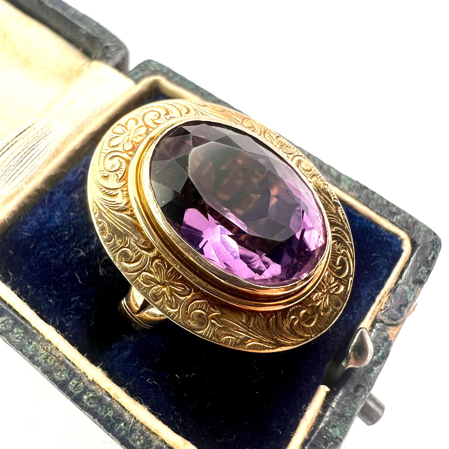 Large Vintage Victorian Style 9CT Gold Amethyst Ring