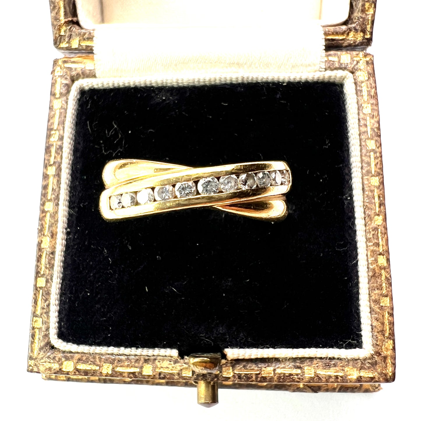 Vintage 18CT Gold Diamond Crossover Ring