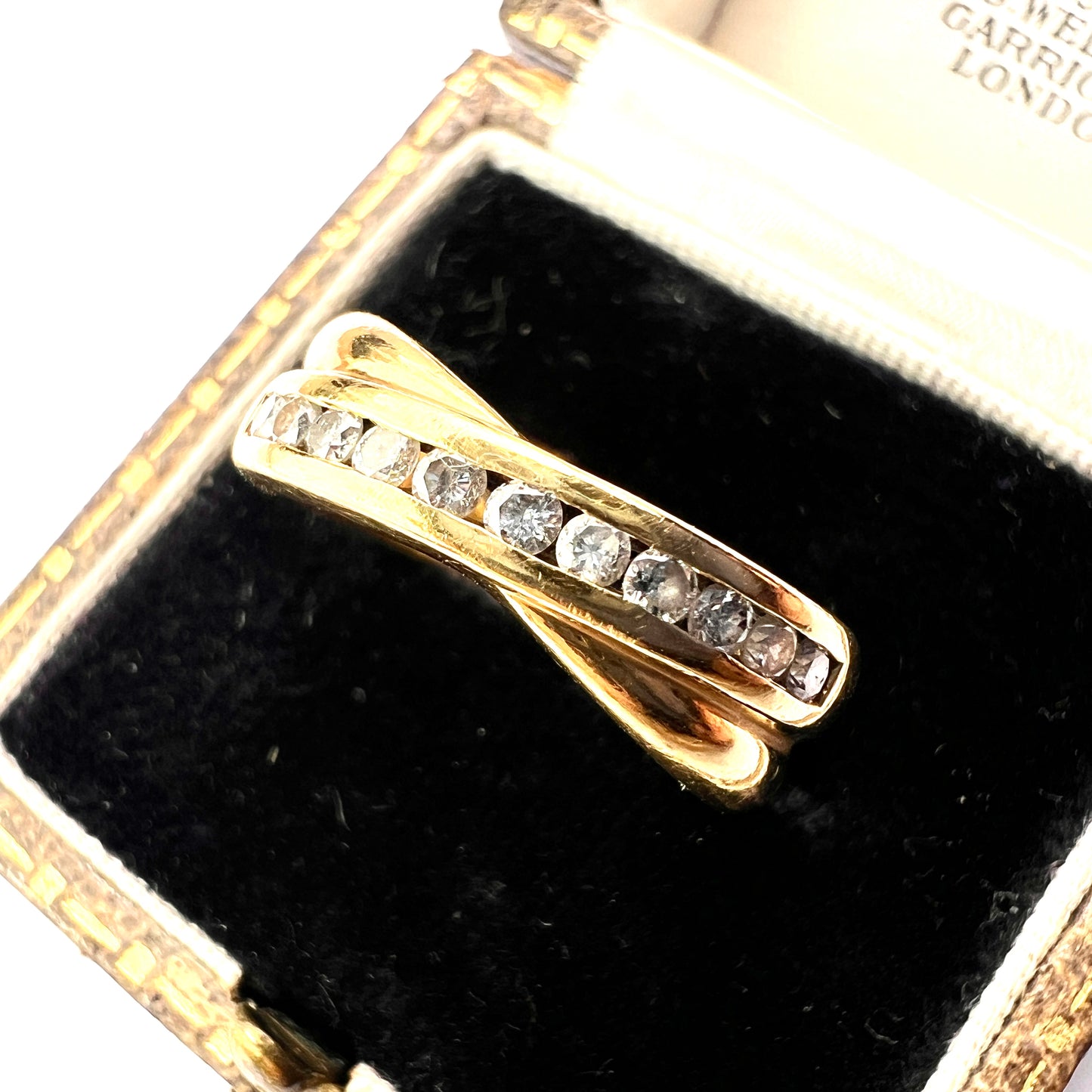 Vintage 18CT Gold Diamond Crossover Ring