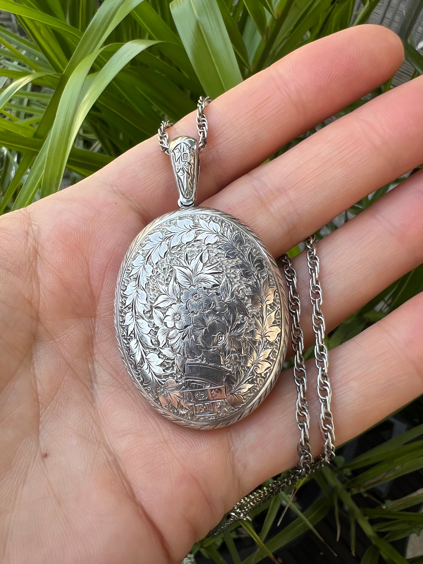 1880 Antique Victorian Large Silver Locket