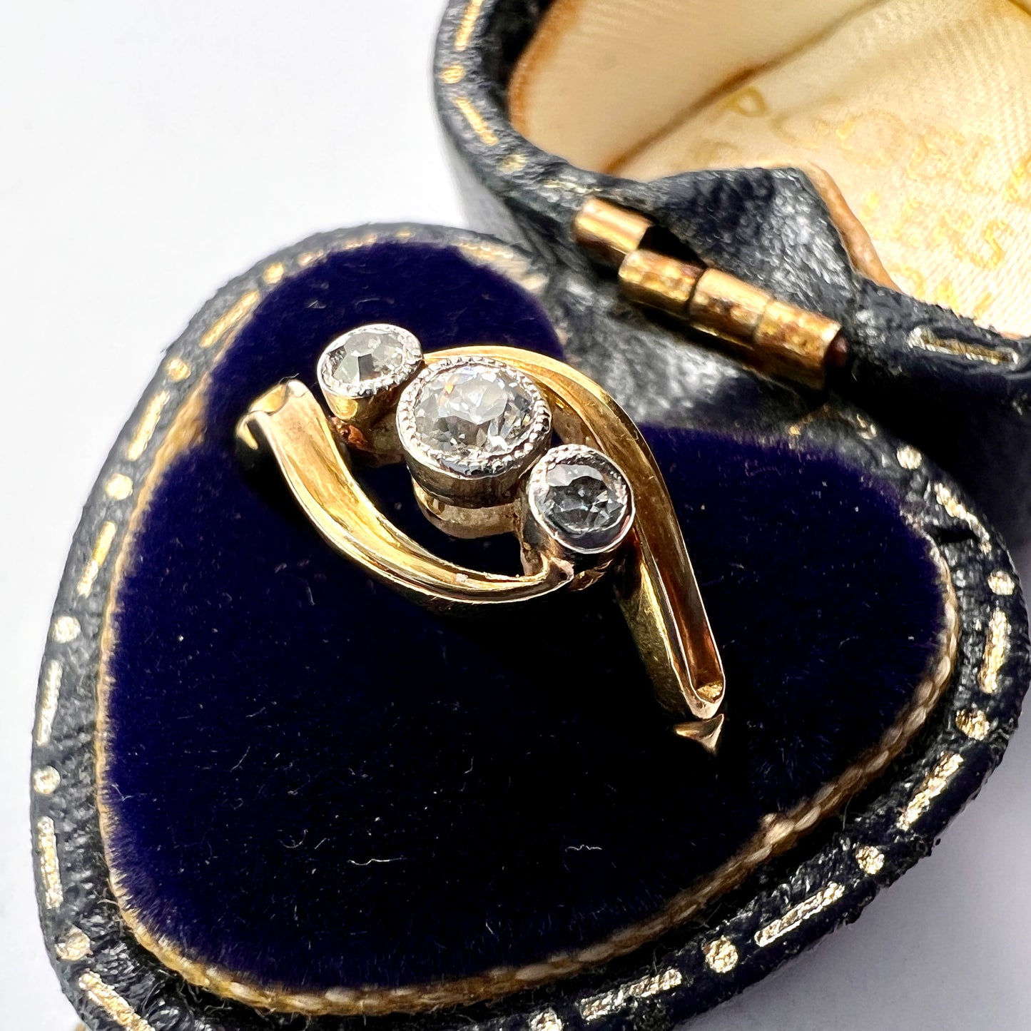 Edwardian 18CT Gold Three-Stone Diamond Ring