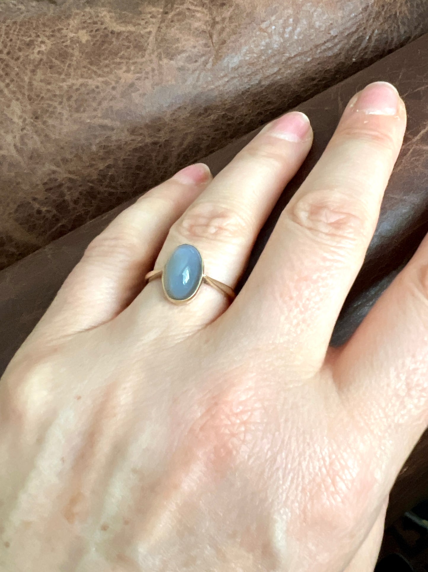 Edwardian 9CT Gold Chalcedony Cabochon Solitaire Ring