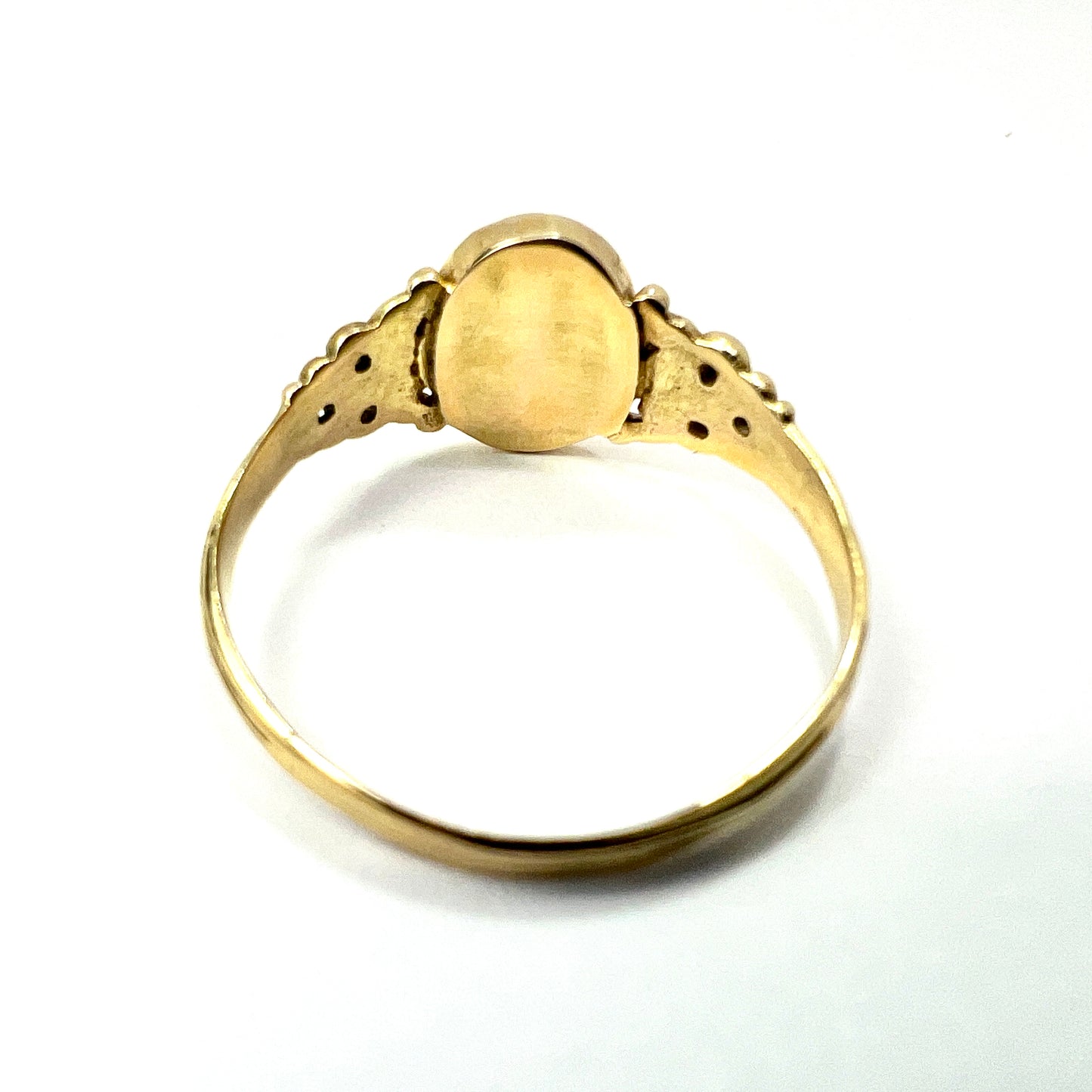 Large Antique Gold Coral Cameo Ring