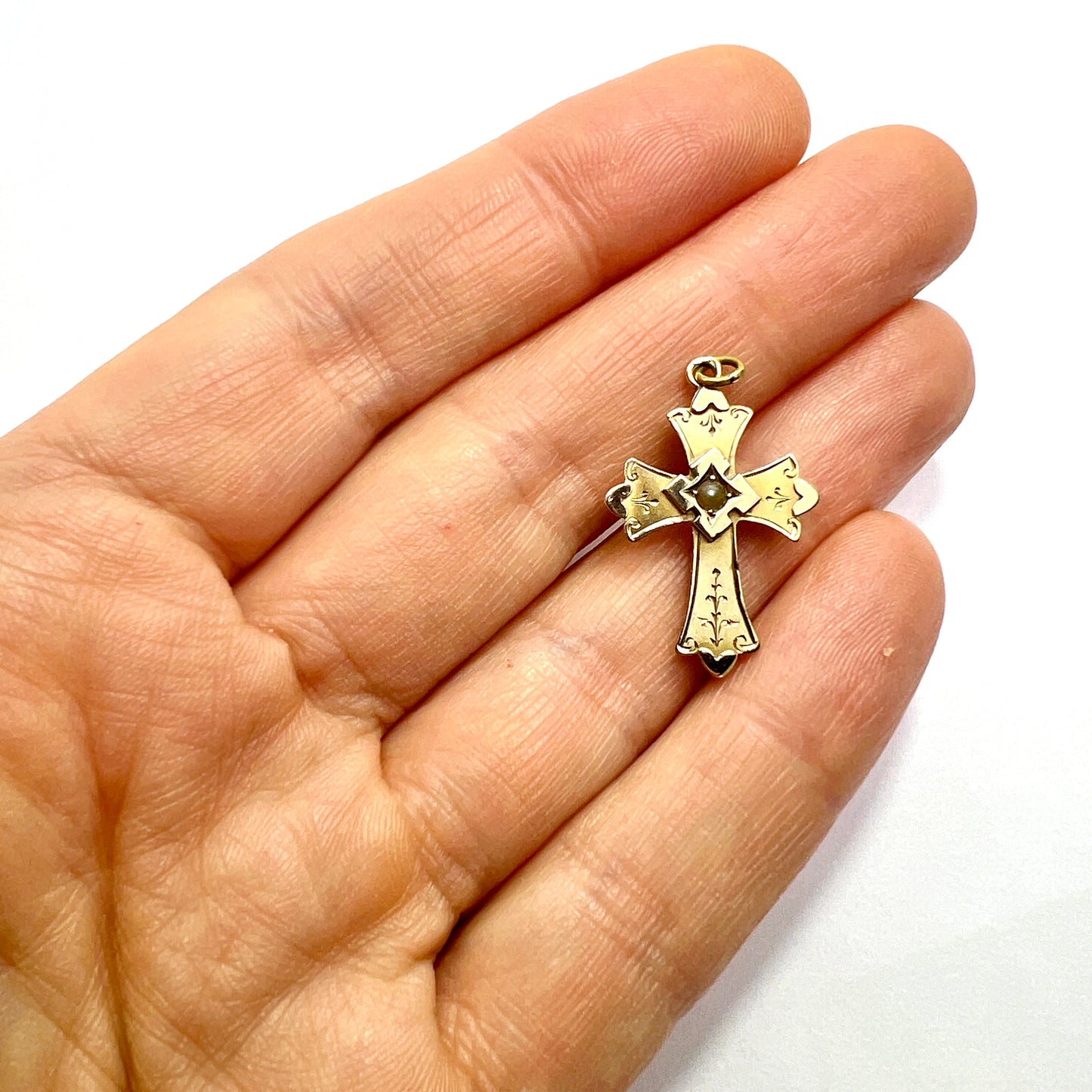 Edwardian 1903 Gold Fancy Cross Pendant with Pearl